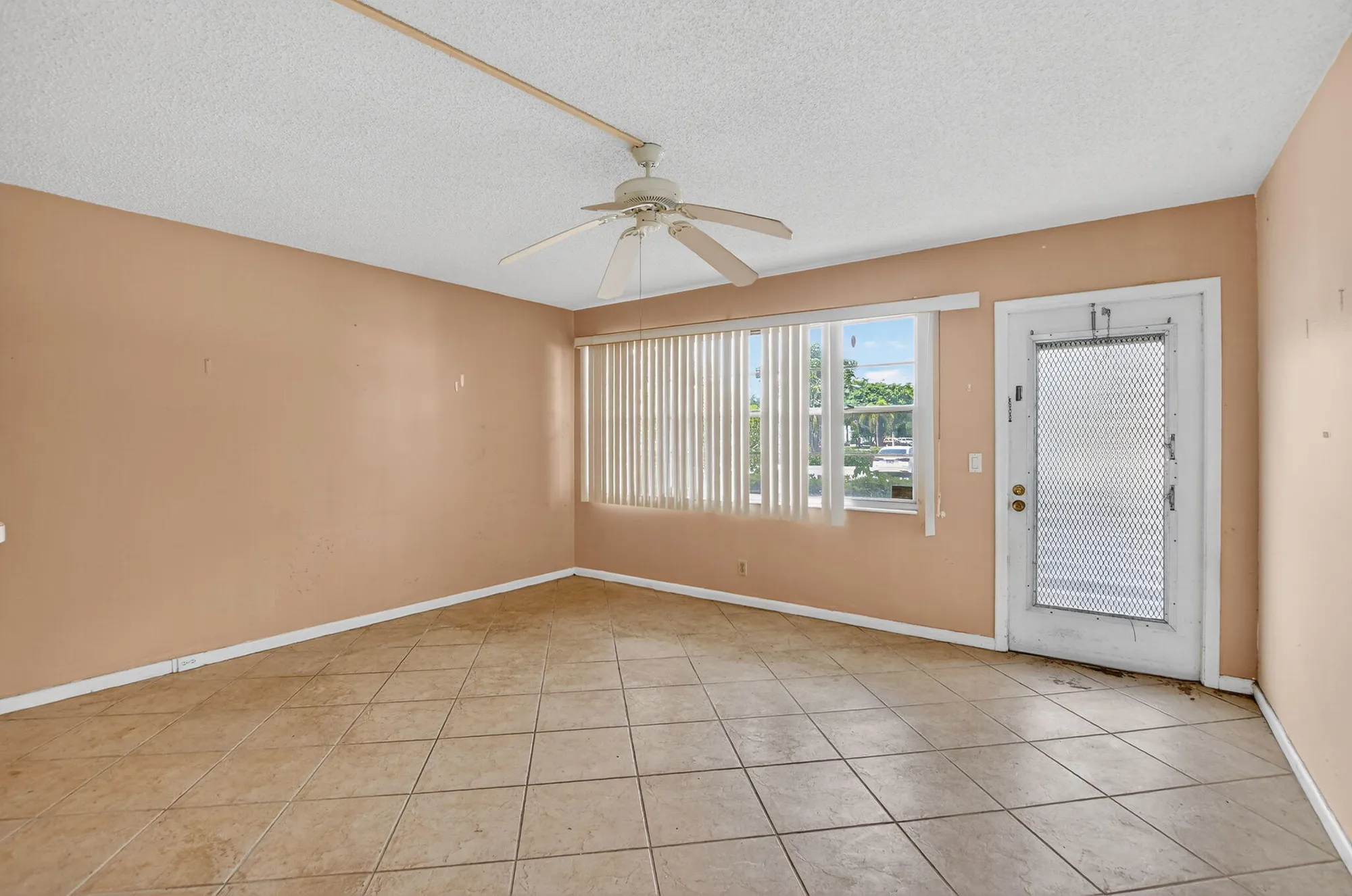 Property Slideshow image 2 of 18 | 1018 harwood c, Deerfield Beach, FL, 33442