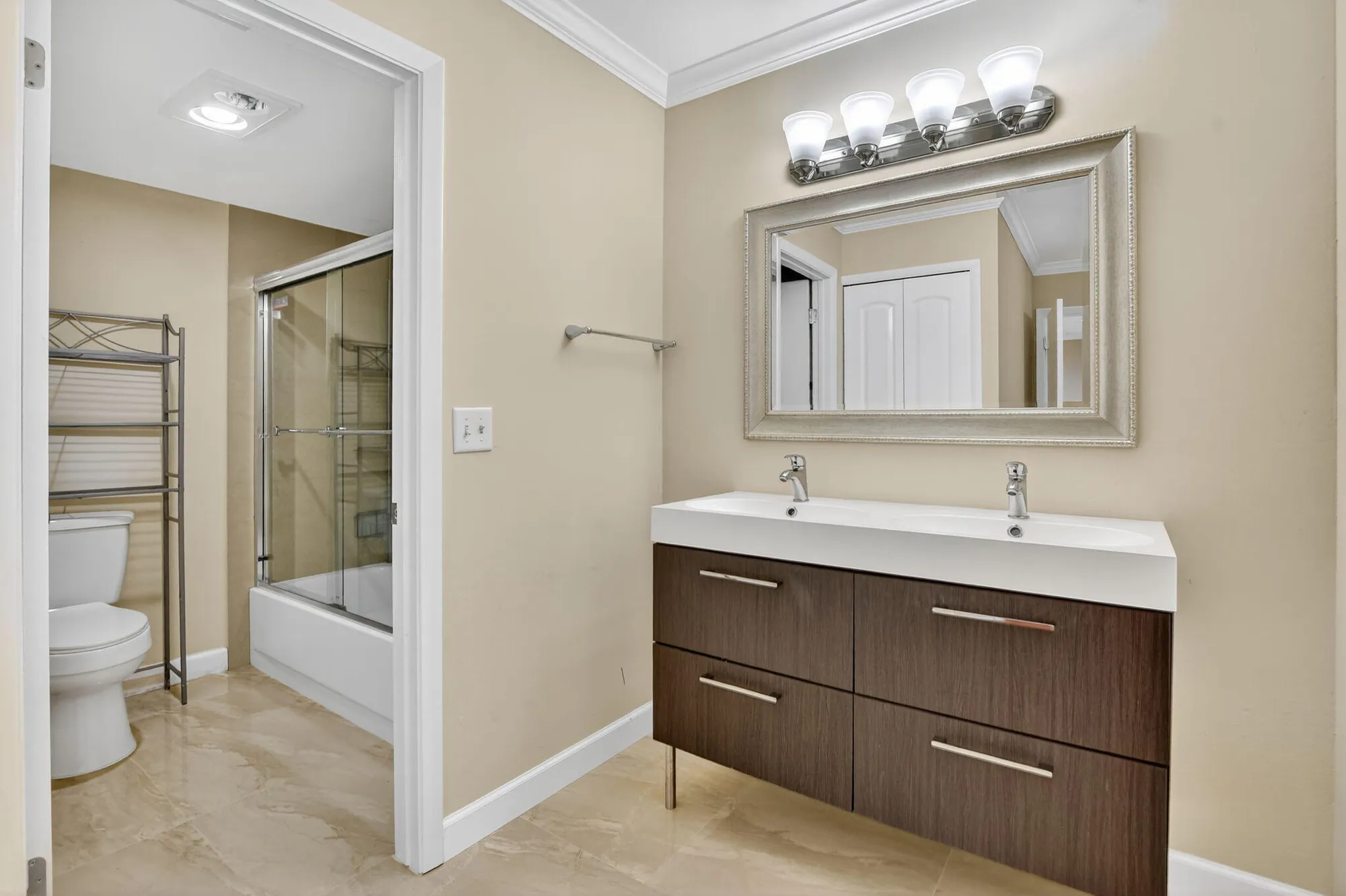 Property Slideshow image 18 of 34 | 9268 vista del lago apt 26d, Boca Raton, FL, 33428