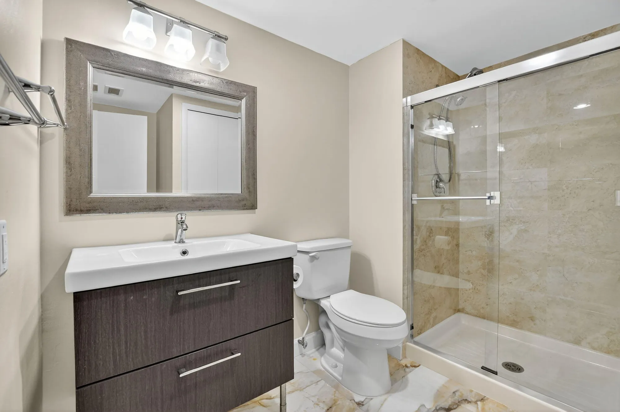 Property Slideshow image 22 of 34 | 9268 vista del lago apt 26d, Boca Raton, FL, 33428