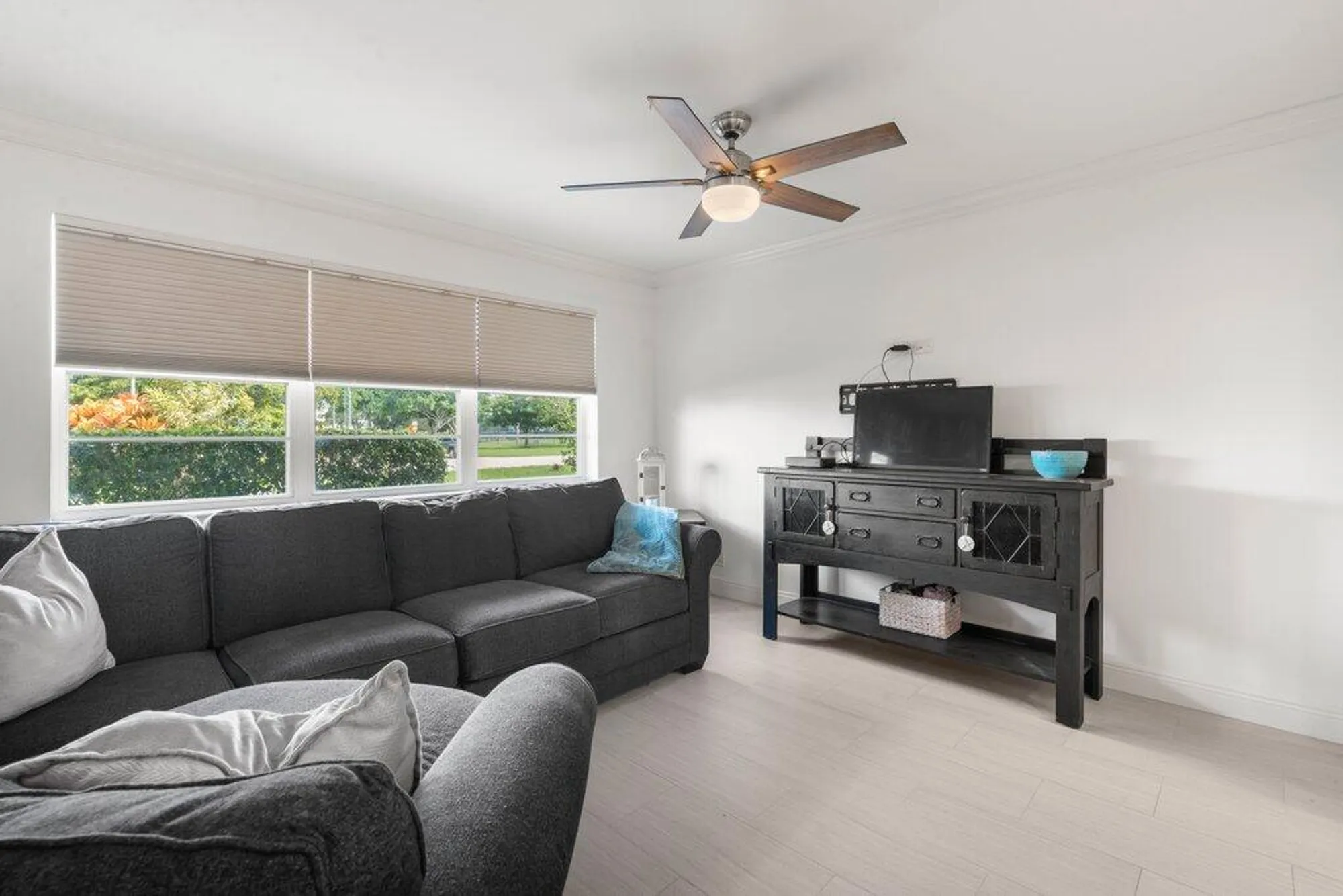 Property Slideshow image 8 of 22 | 10 farnham a # 10, Deerfield Beach, FL, 33442