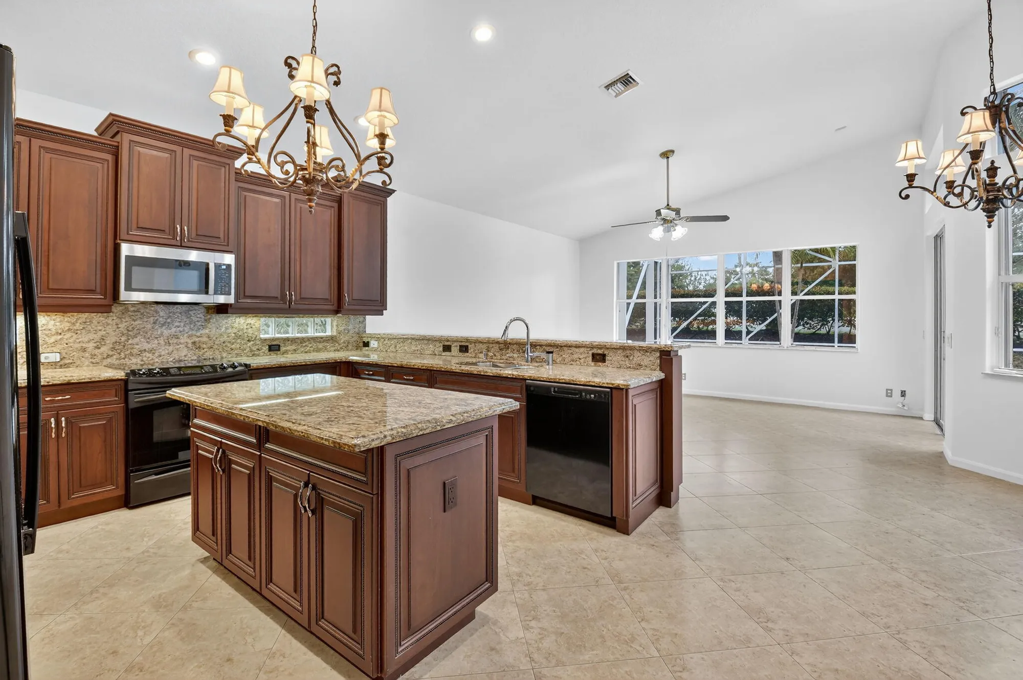 Property Slideshow image 14 of 76 | 7629 lockhart way, Boynton Beach, FL, 33437