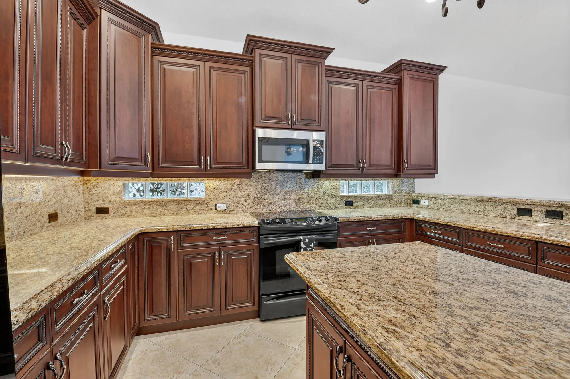 Property Slideshow image 17 of 76 | 7629 lockhart way, Boynton Beach, FL, 33437