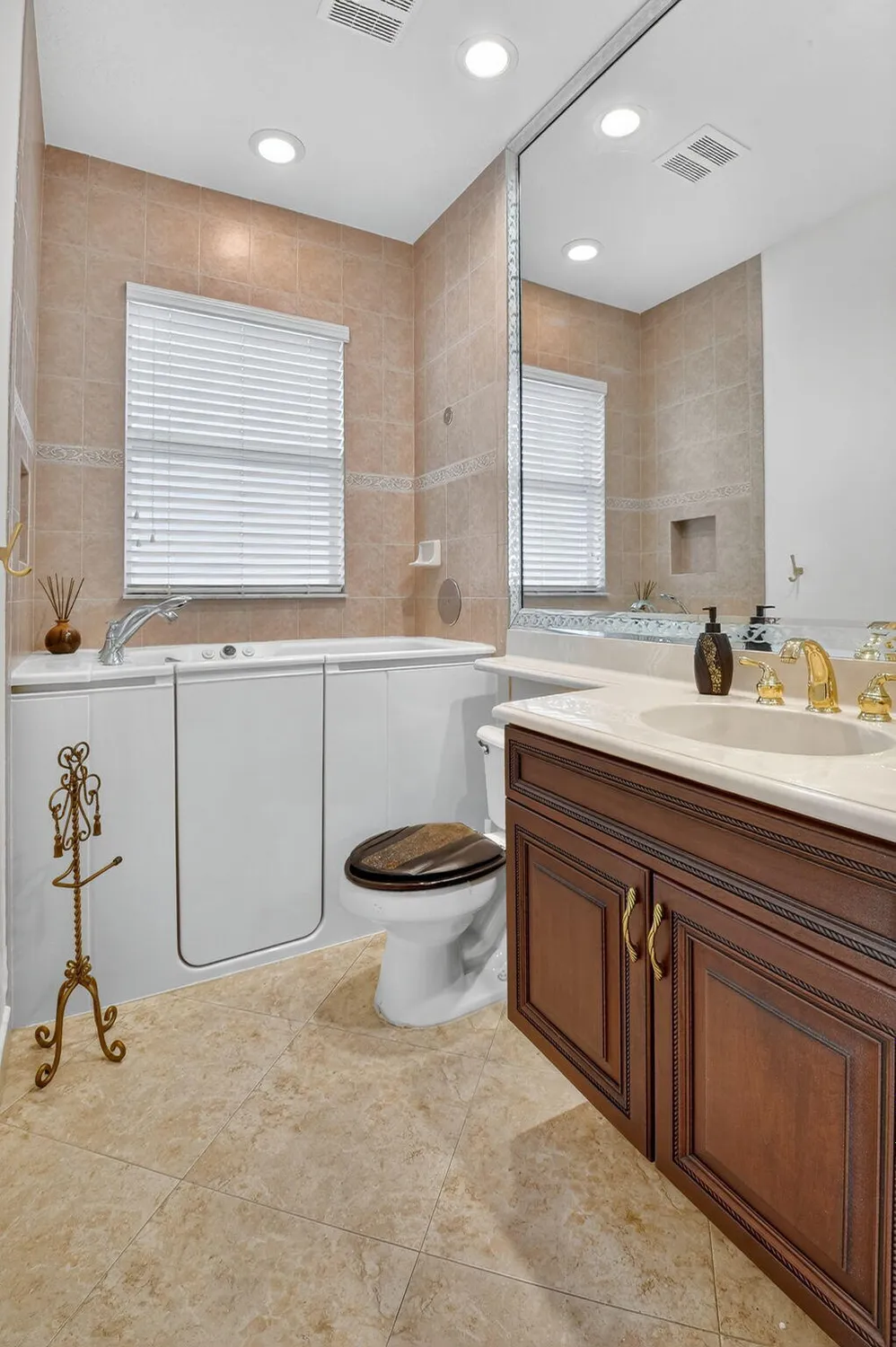 Property Slideshow image 43 of 76 | 7629 lockhart way, Boynton Beach, FL, 33437