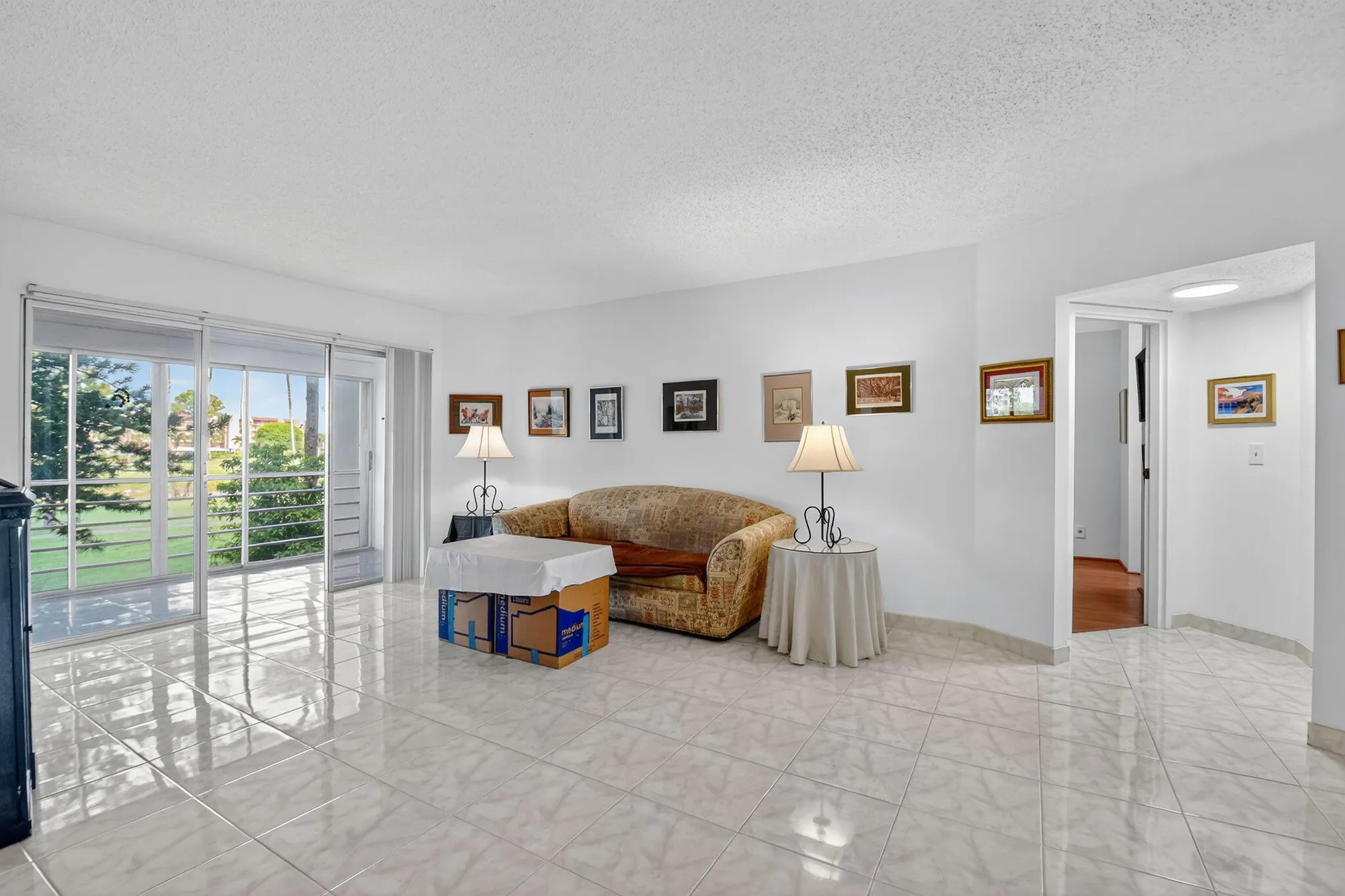 Property Slideshow image 6 of 46 | 3810 via poinciana apt 206, Lake Worth, FL, 33467