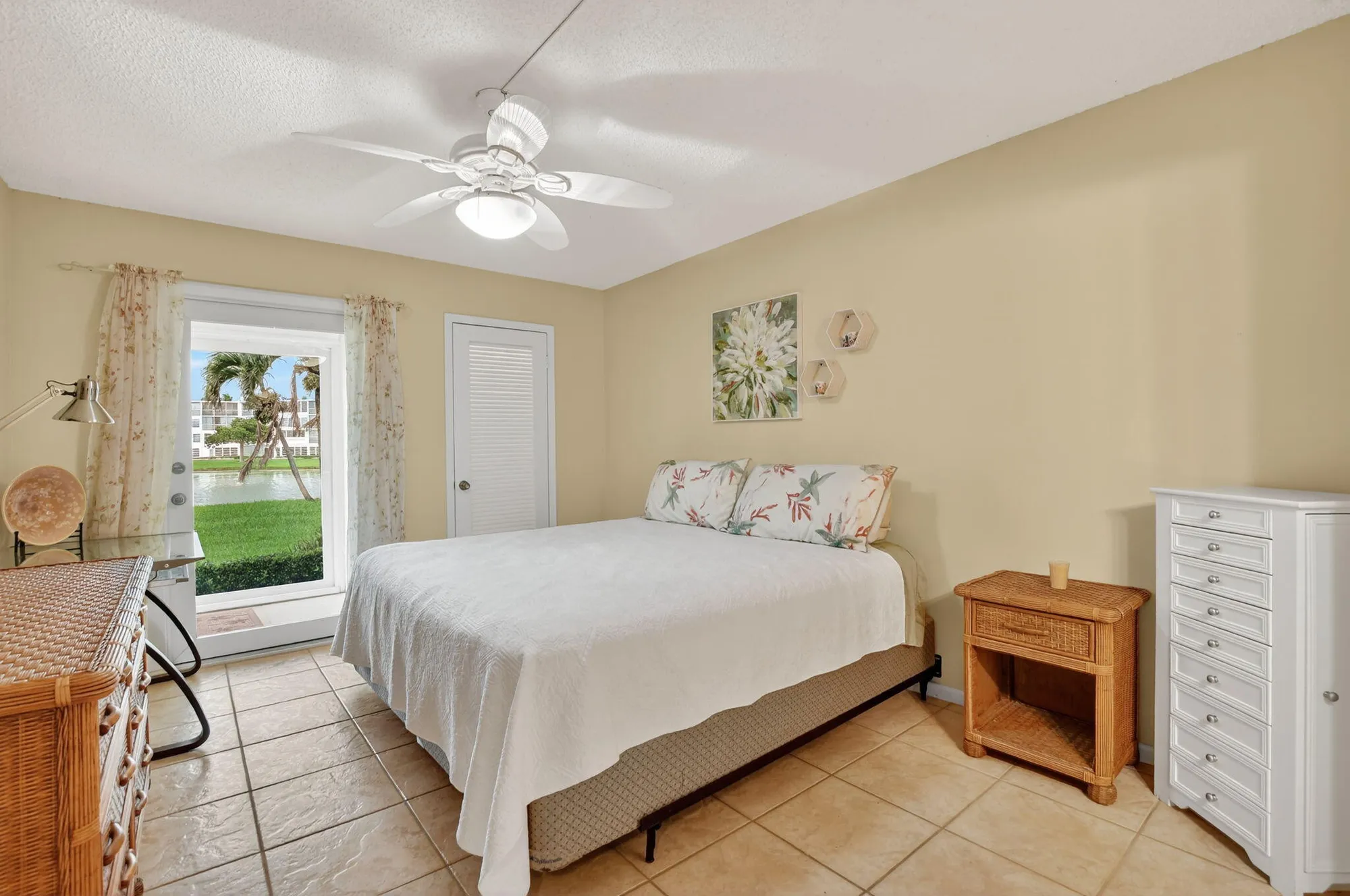Property Slideshow image 15 of 44 | 1049 wolverton c, Boca Raton, FL, 33434