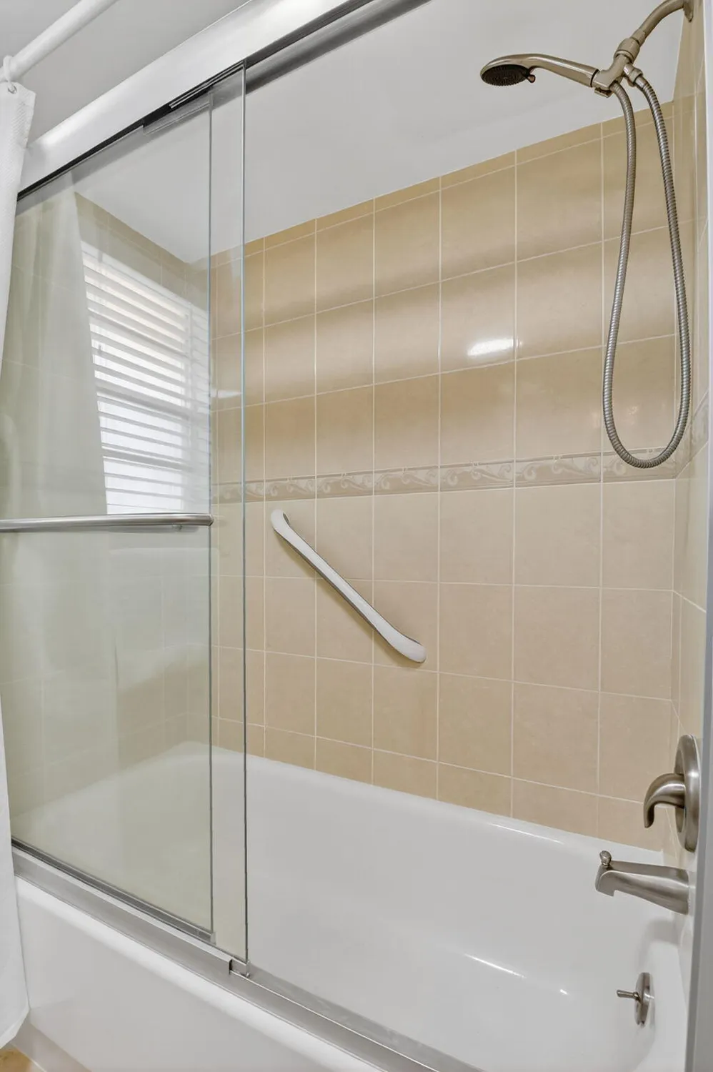 Property Slideshow image 25 of 46 | 3810 via poinciana apt 206, Lake Worth, FL, 33467