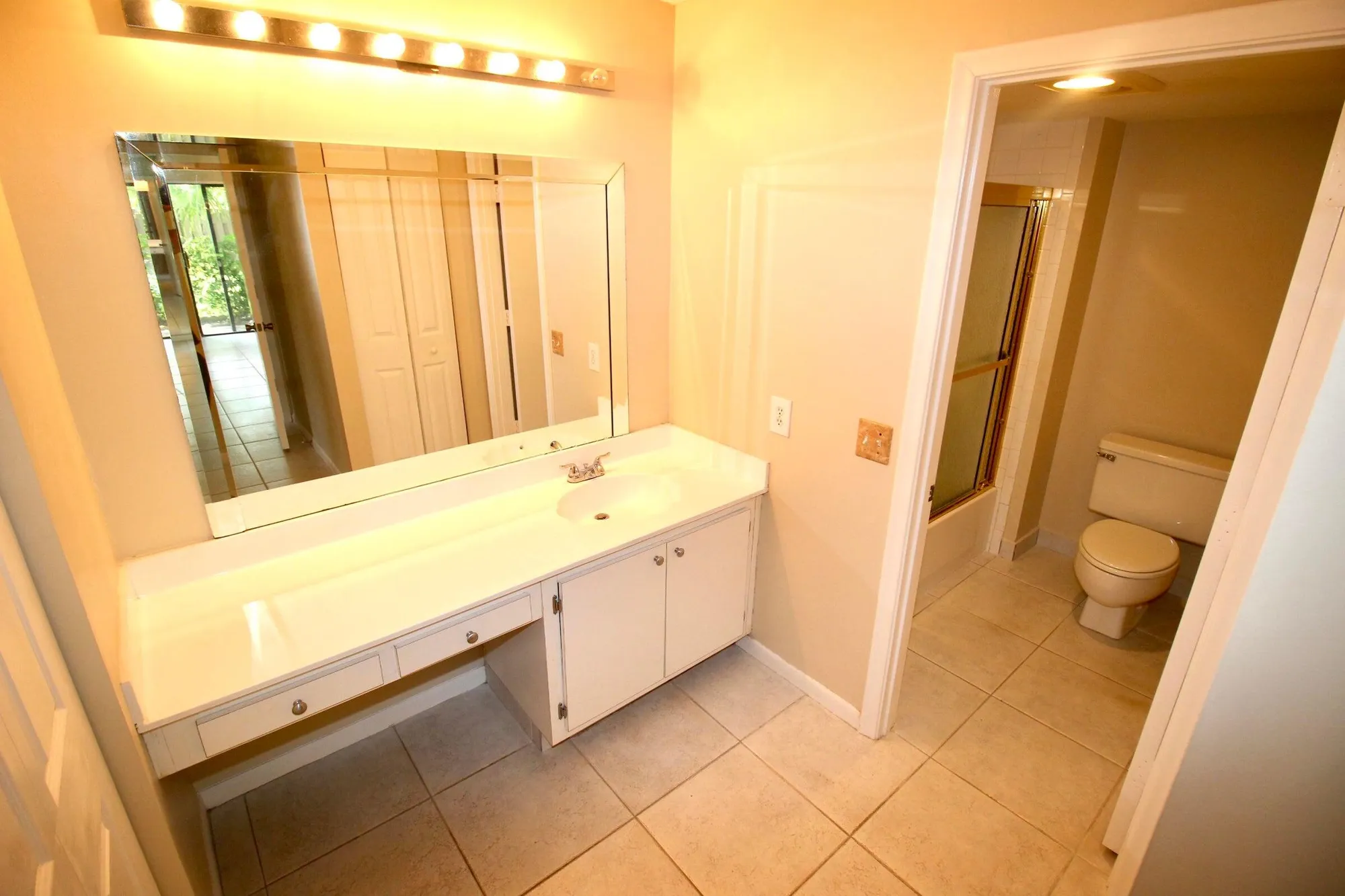 Property Slideshow image 5 of 21 | 21766 cypress dr apt 20a, Boca Raton, FL, 33433