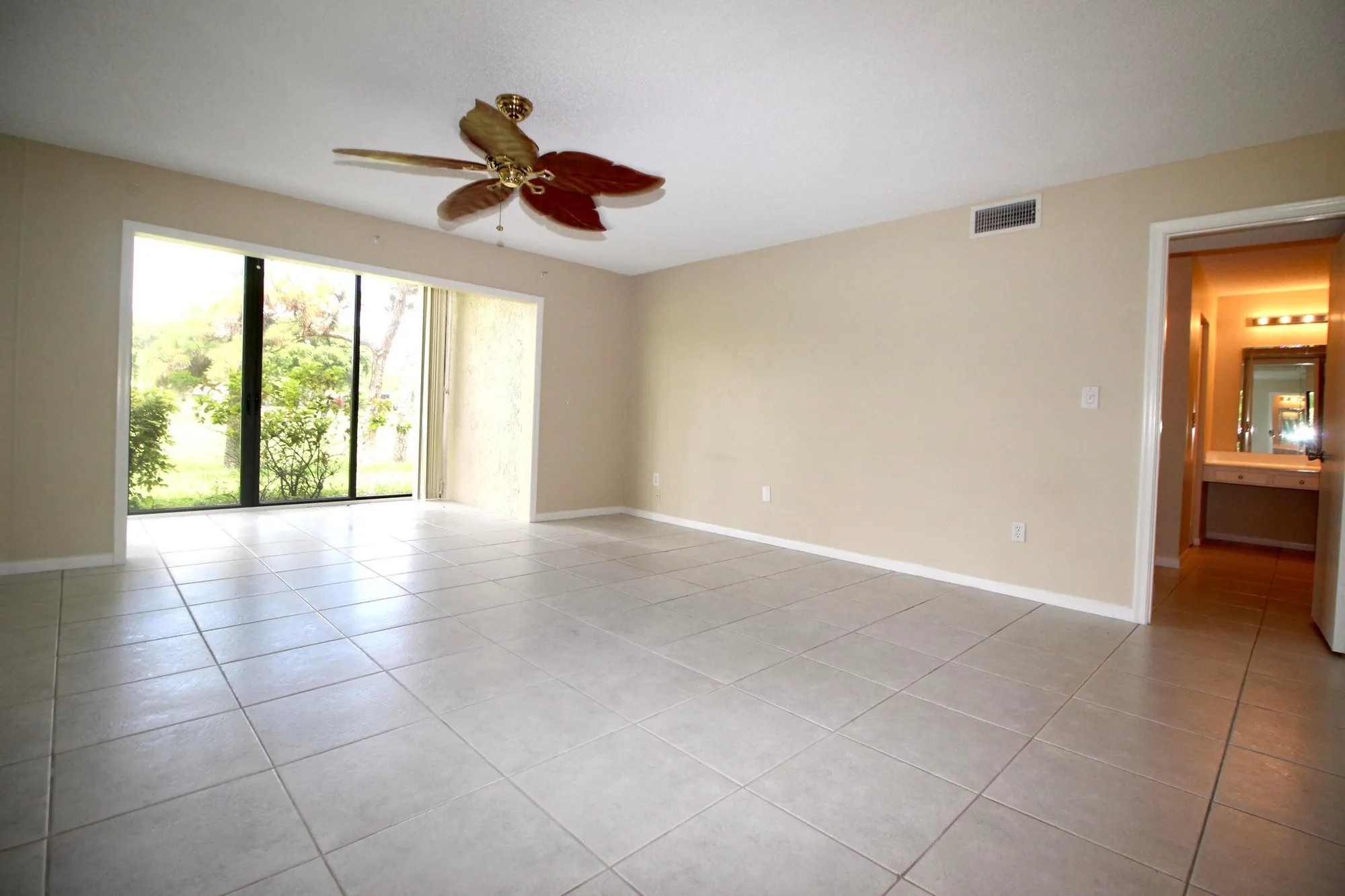 Property Slideshow image 11 of 21 | 21766 cypress dr apt 20a, Boca Raton, FL, 33433