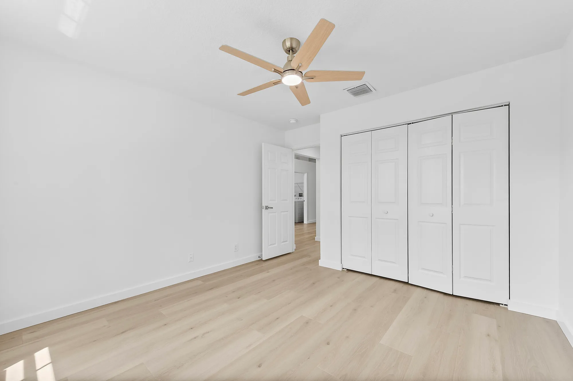 Property Slideshow image 20 of 43 | 5849 royal isles blvd, Boynton Beach, FL, 33437