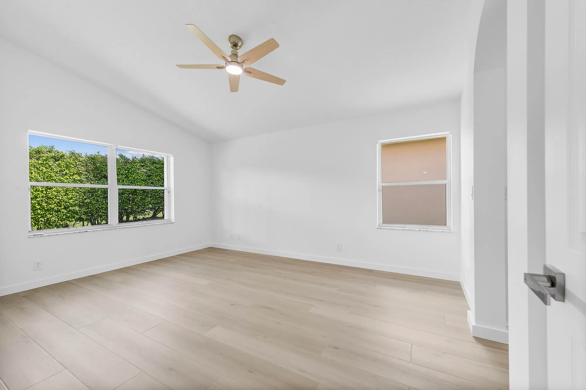 Property Slideshow image 24 of 43 | 5849 royal isles blvd, Boynton Beach, FL, 33437