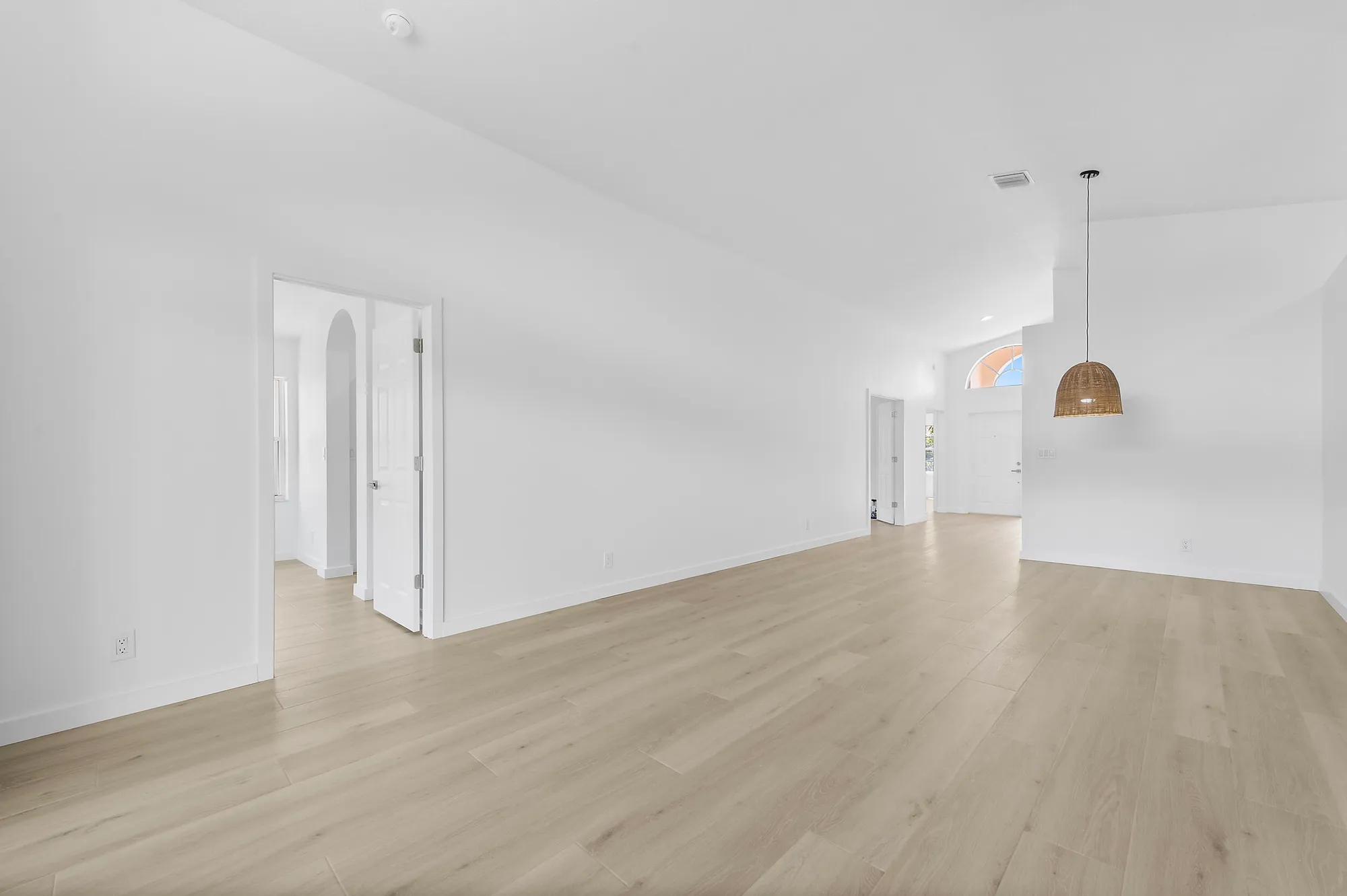 Property Slideshow image 10 of 43 | 5849 royal isles blvd, Boynton Beach, FL, 33437