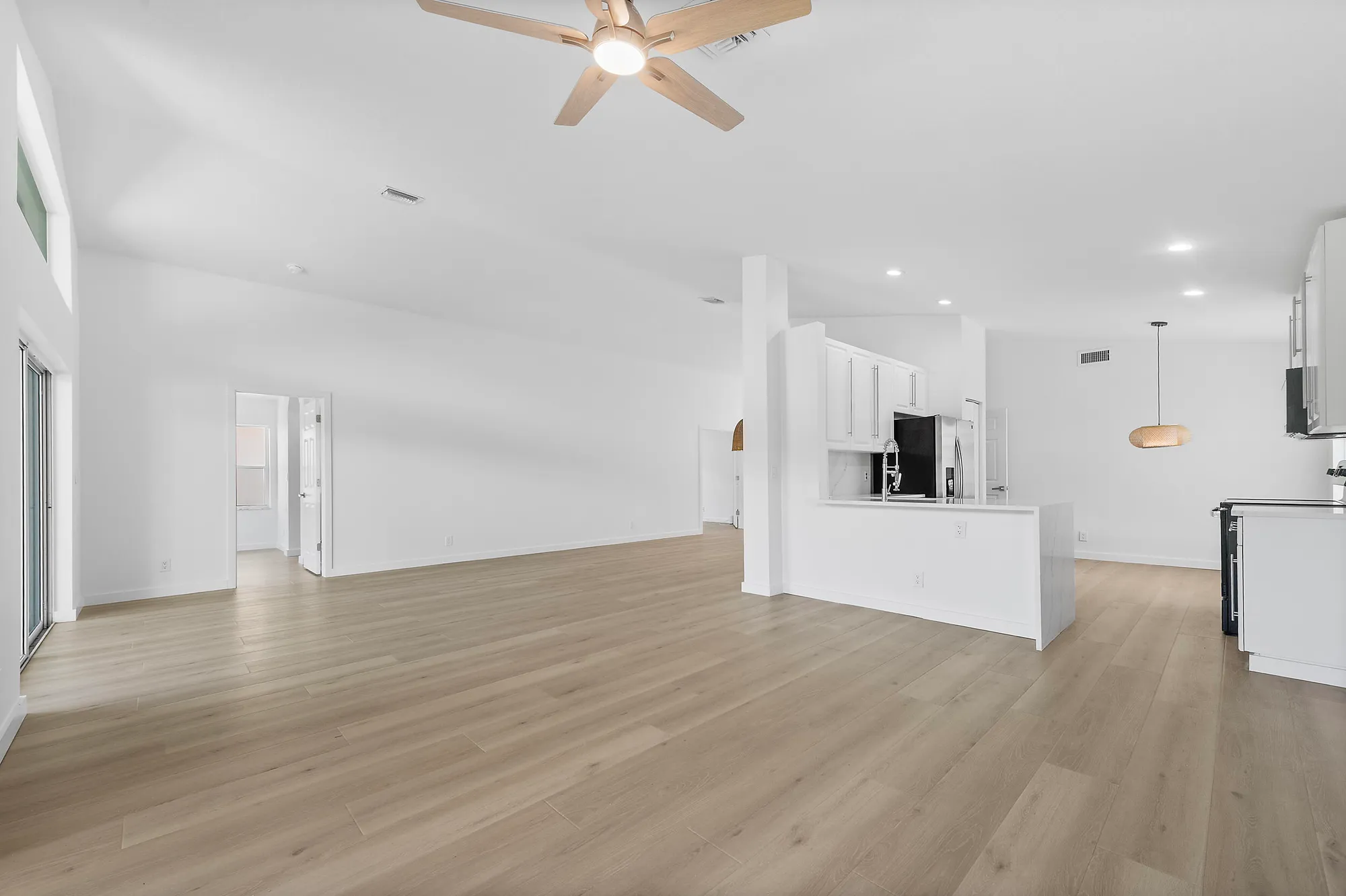 Property Slideshow image 7 of 43 | 5849 royal isles blvd, Boynton Beach, FL, 33437