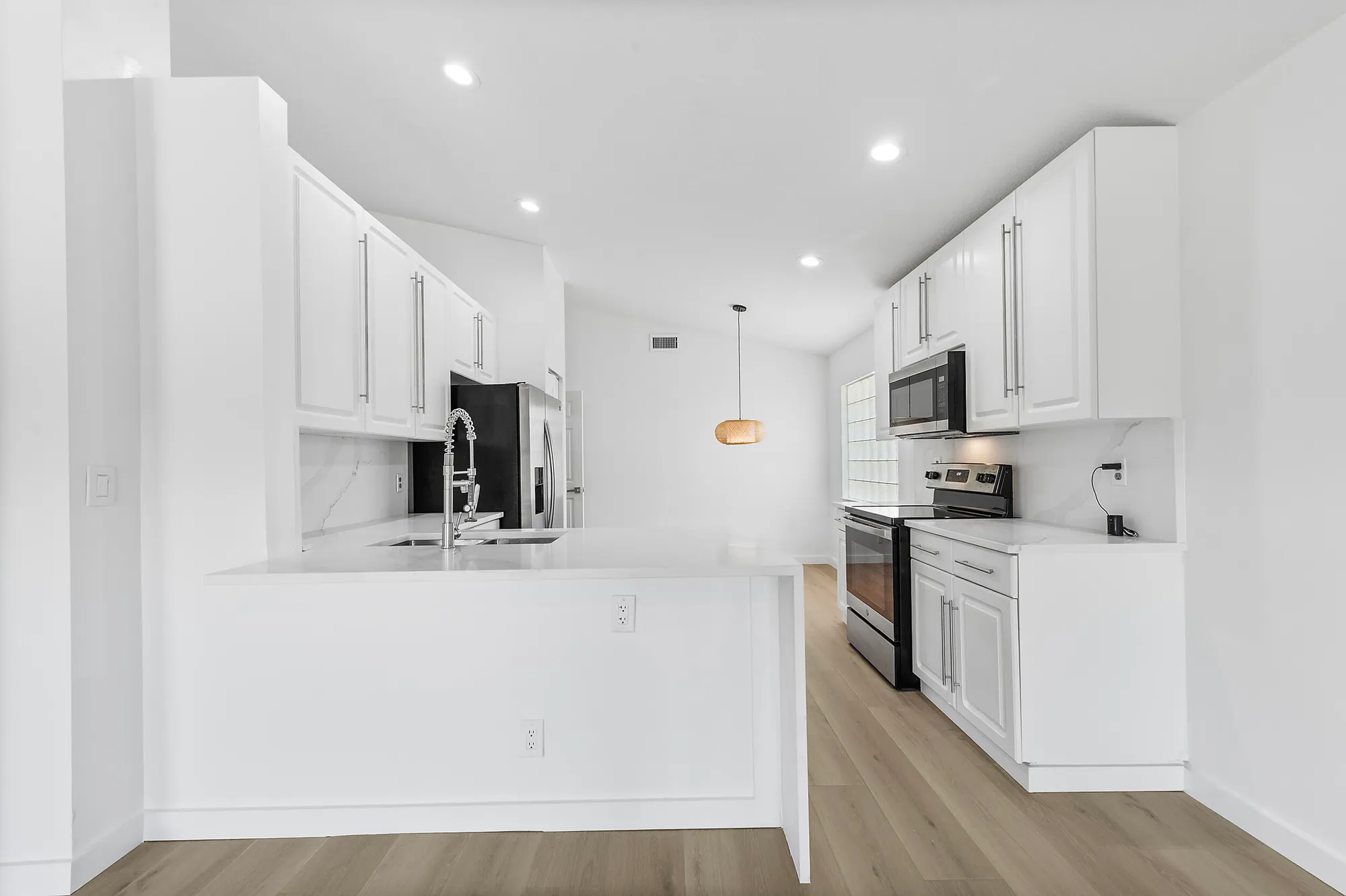 Property Slideshow image 5 of 43 | 5849 royal isles blvd, Boynton Beach, FL, 33437