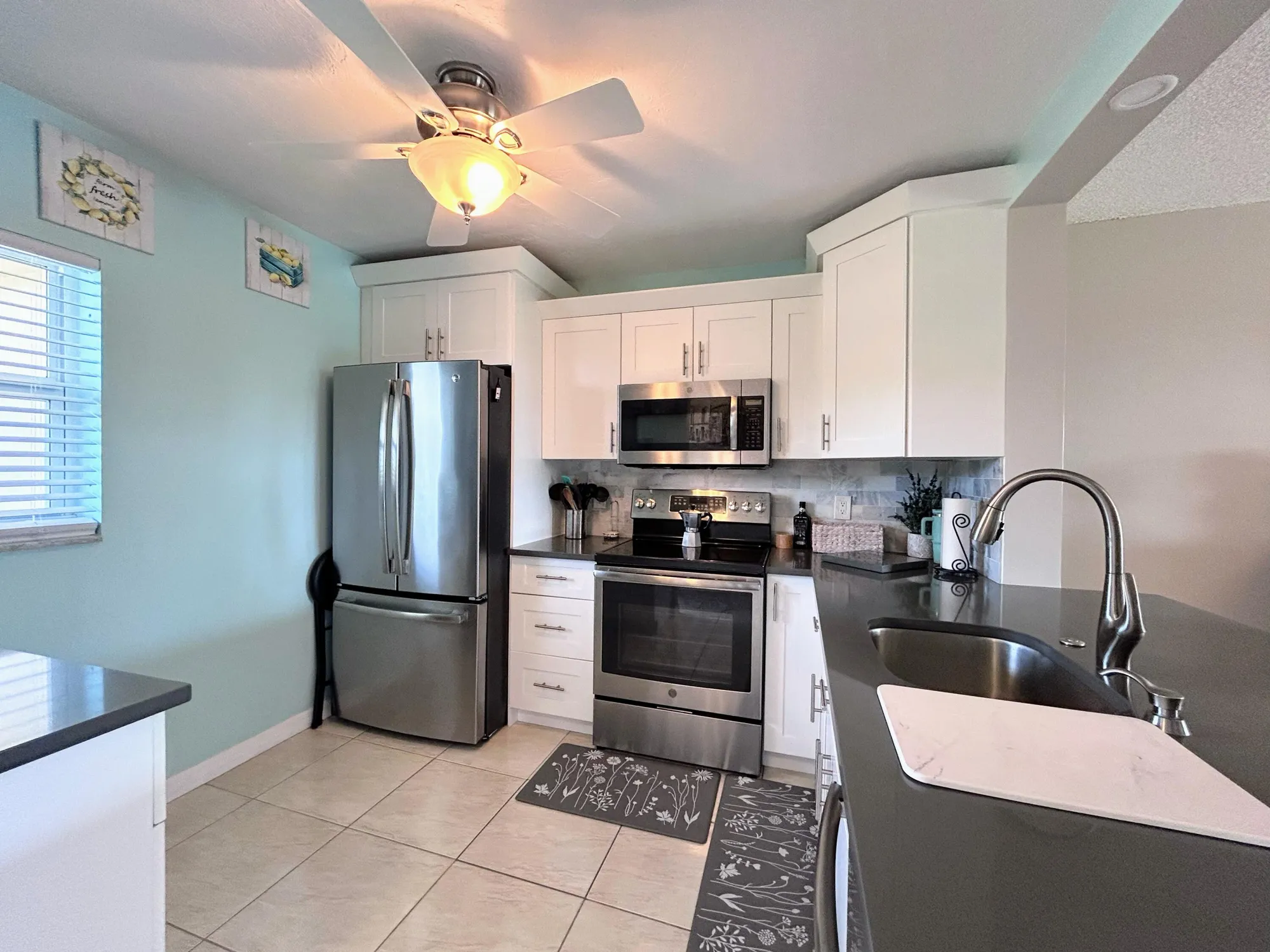 Property Slideshow image 4 of 46 | 2520 ne 1st ct apt 408, Boynton Beach, FL, 33435