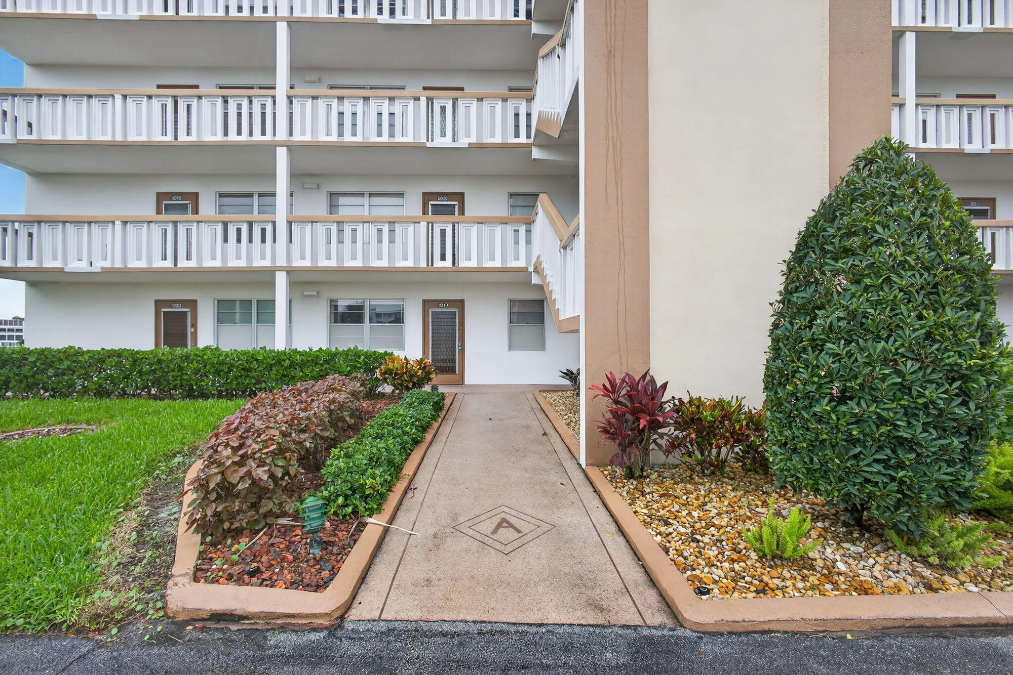 Property Slideshow image 1 of 20 | 2020 cornwall a, Boca Raton, FL, 33434
