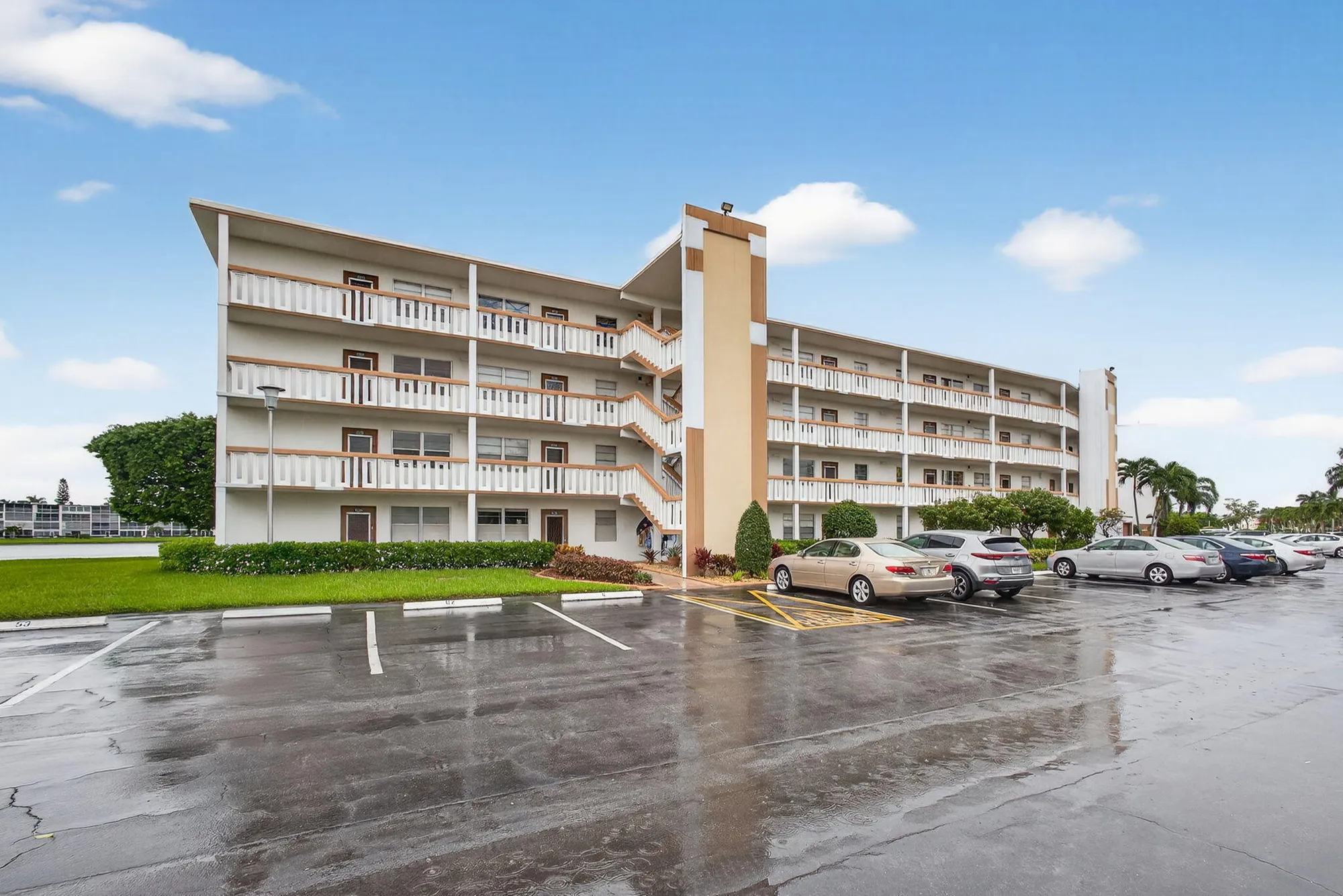 Property Slideshow image 2 of 20 | 2020 cornwall a, Boca Raton, FL, 33434