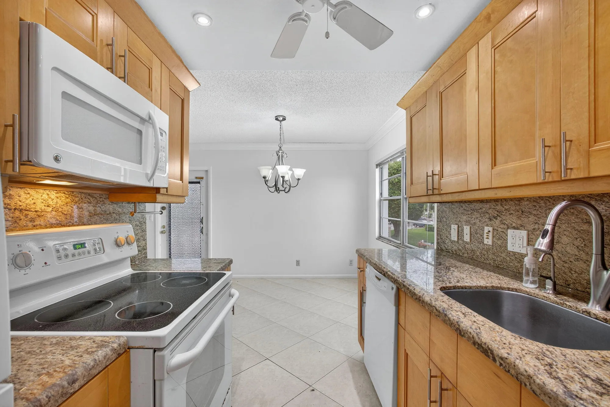 Property Slideshow image 9 of 20 | 2020 cornwall a, Boca Raton, FL, 33434