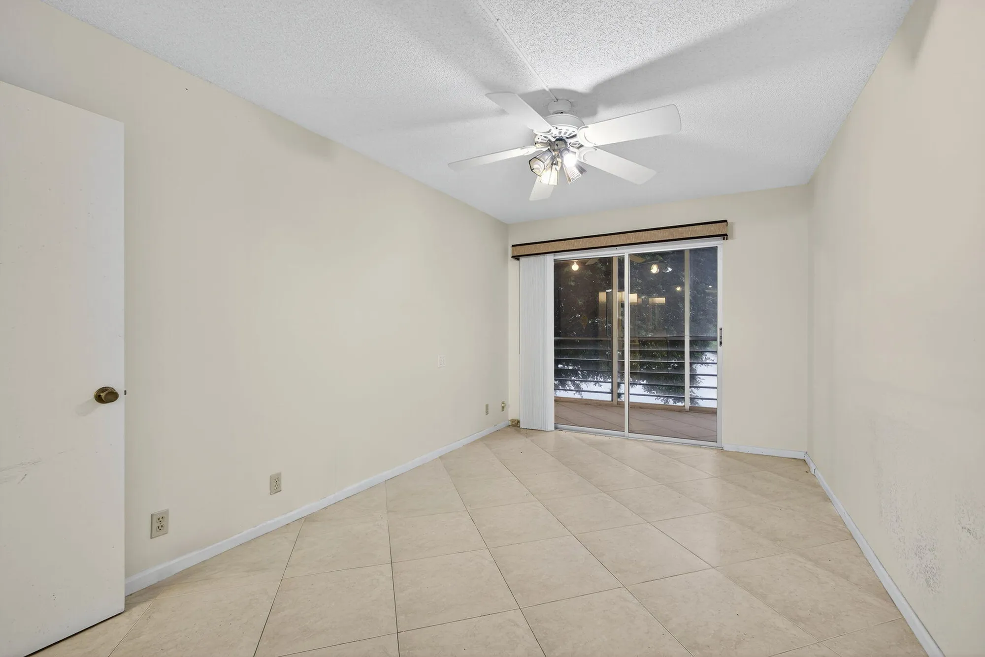 Property Slideshow image 16 of 20 | 2020 cornwall a, Boca Raton, FL, 33434