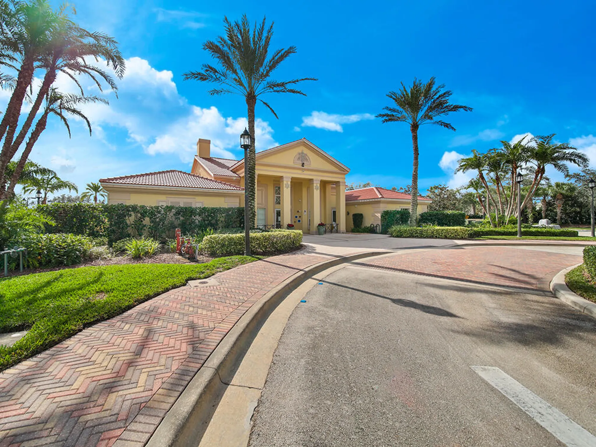Property Slideshow image 11 of 41 | 11200 sw winding lakes cir, Port Saint Lucie, FL, 34987