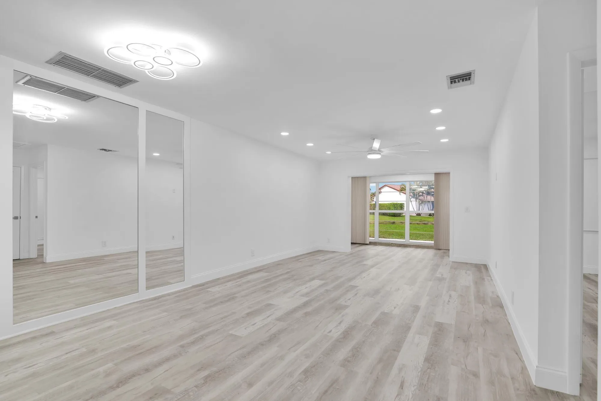 Property Slideshow image 4 of 56 | 8844 belle aire dr # 224, Boca Raton, FL, 33433