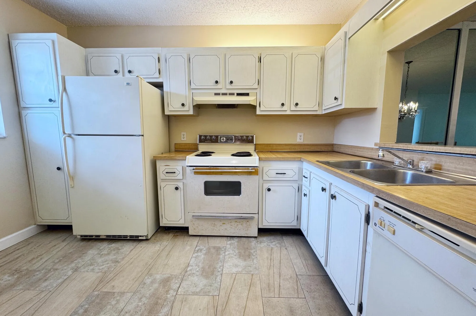 Property Slideshow image 15 of 20 | 2820 sw 22nd ave 2040, Delray Beach, FL, 33445