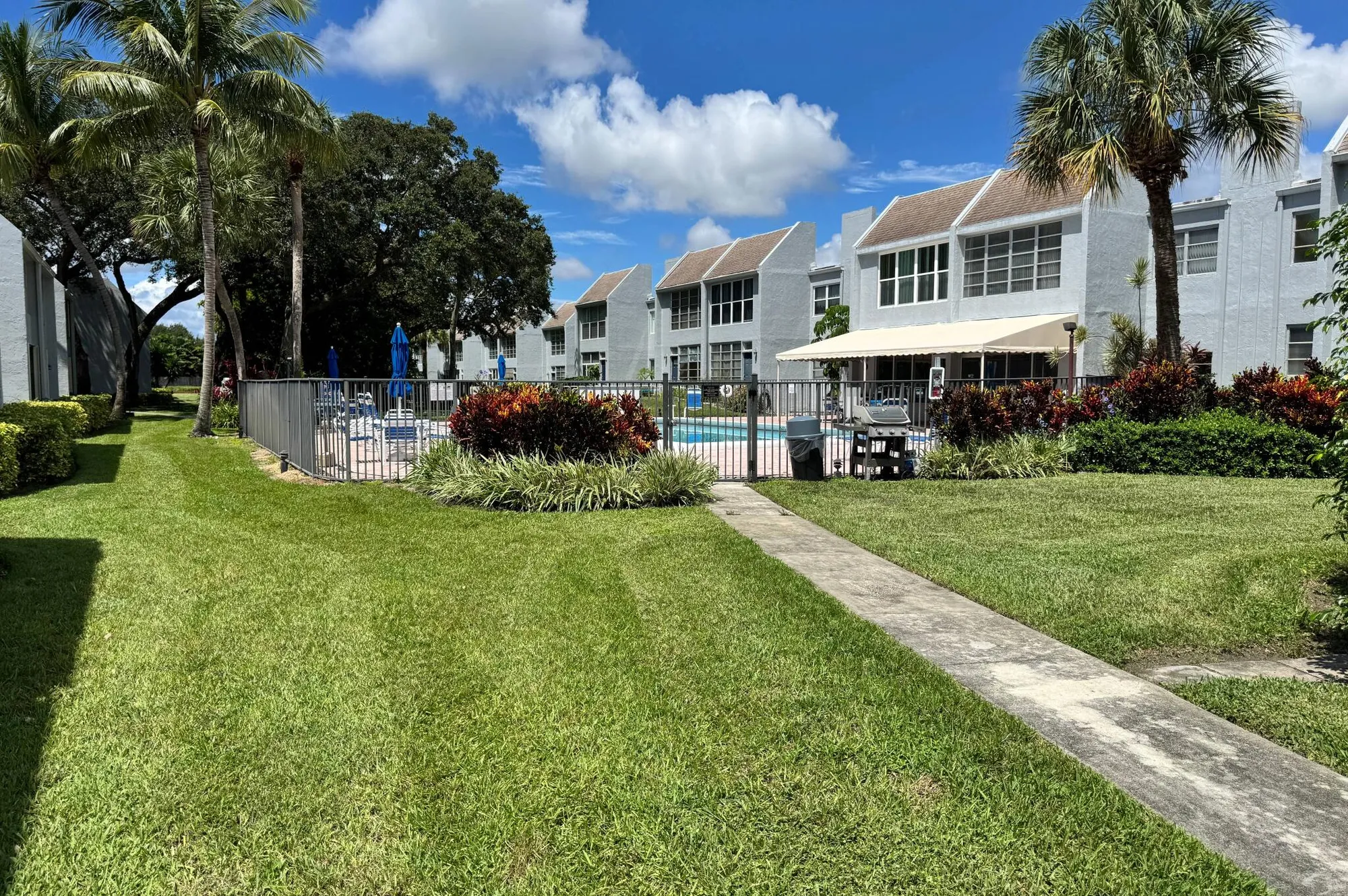 Property Slideshow image 16 of 20 | 2820 sw 22nd ave 2040, Delray Beach, FL, 33445