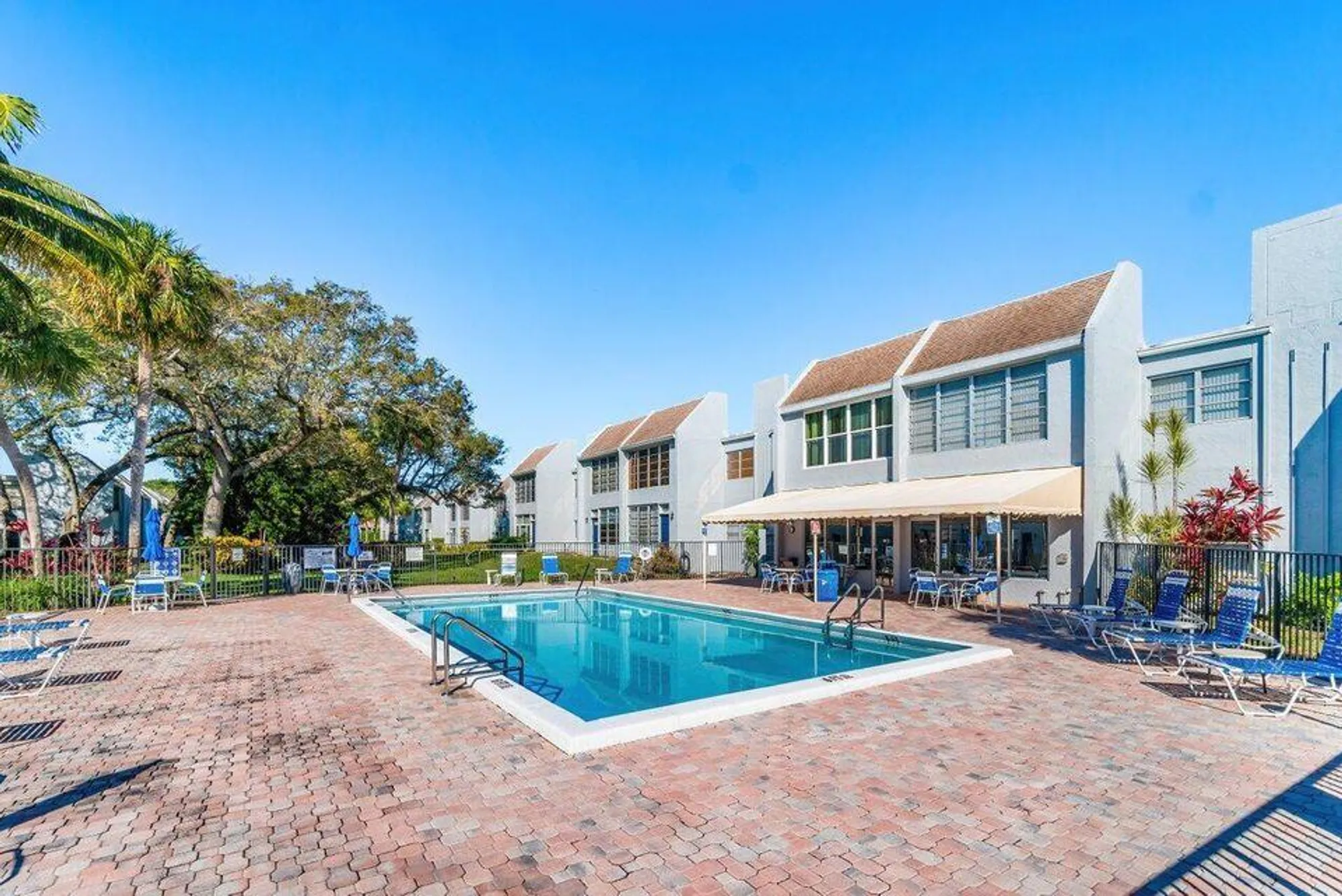 Property Slideshow image 18 of 20 | 2820 sw 22nd ave 2040, Delray Beach, FL, 33445