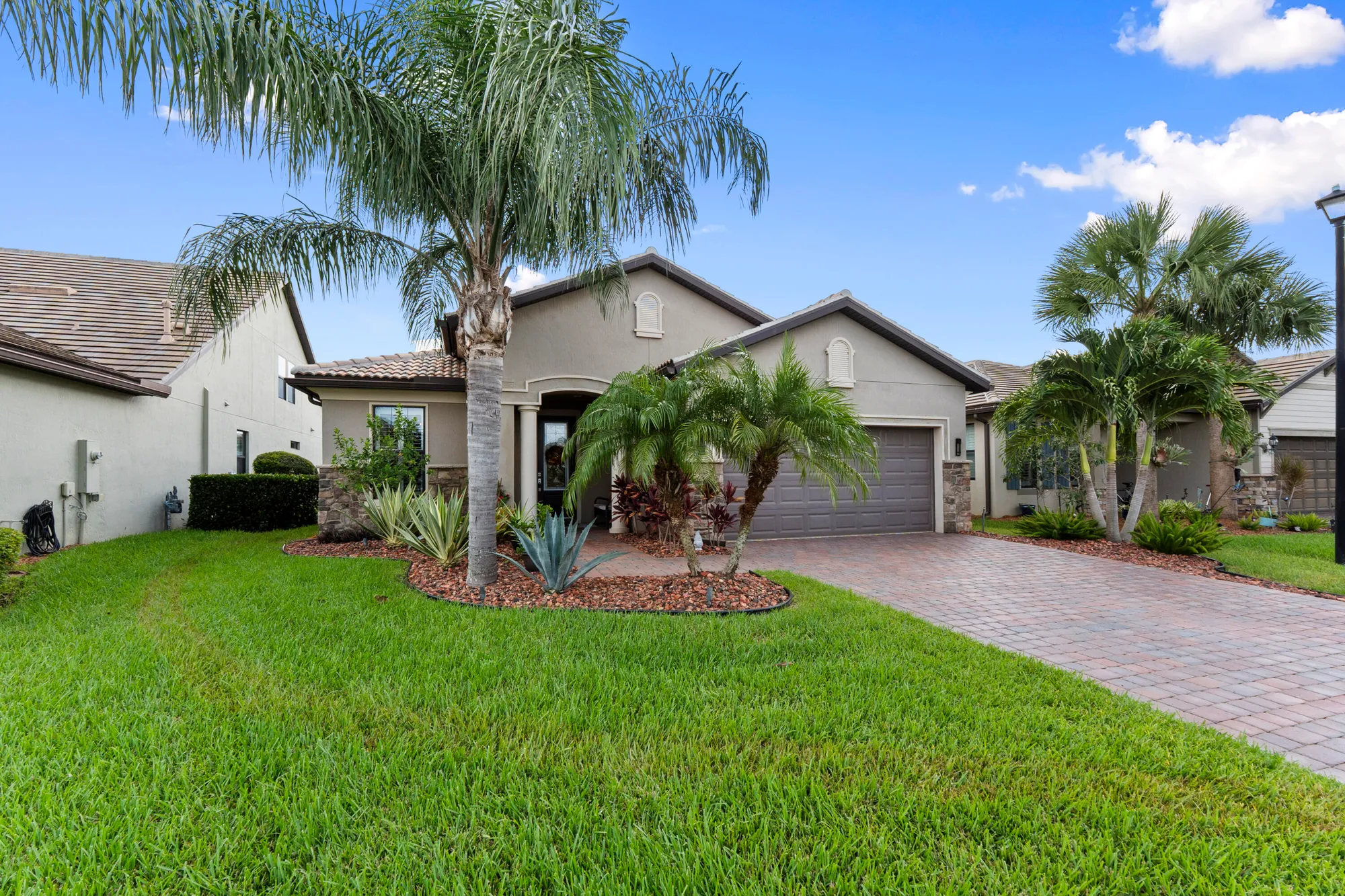 Property Slideshow image 3 of 85 | 336 se courances dr, Port Saint Lucie, FL, 34984
