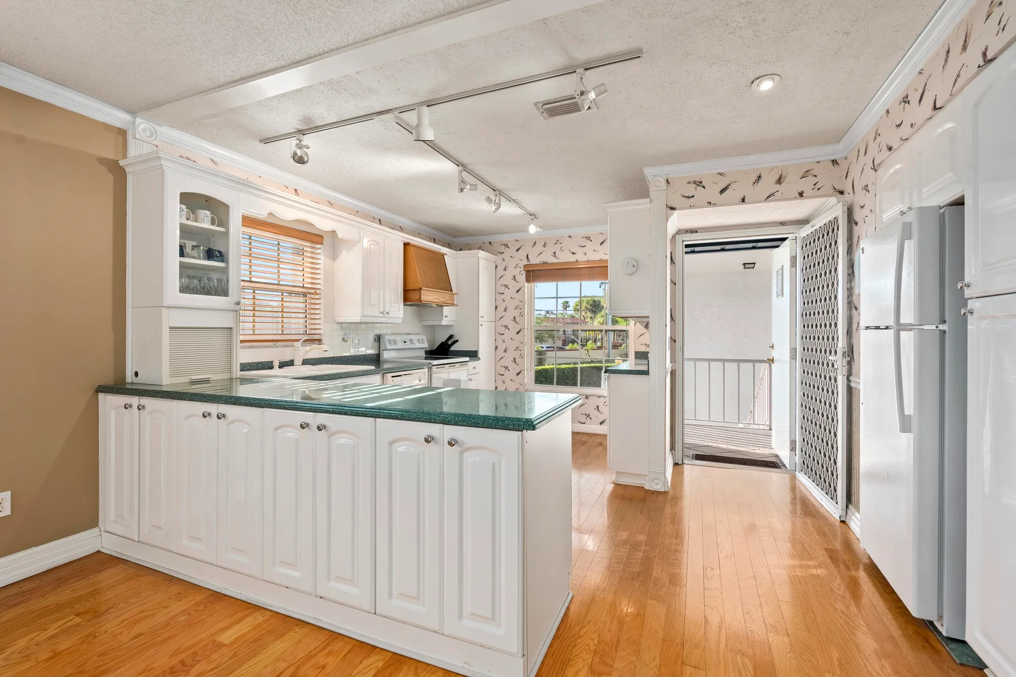 Property Slideshow image 7 of 51 | 1862 sw palm city rd 206, Stuart, FL, 34994