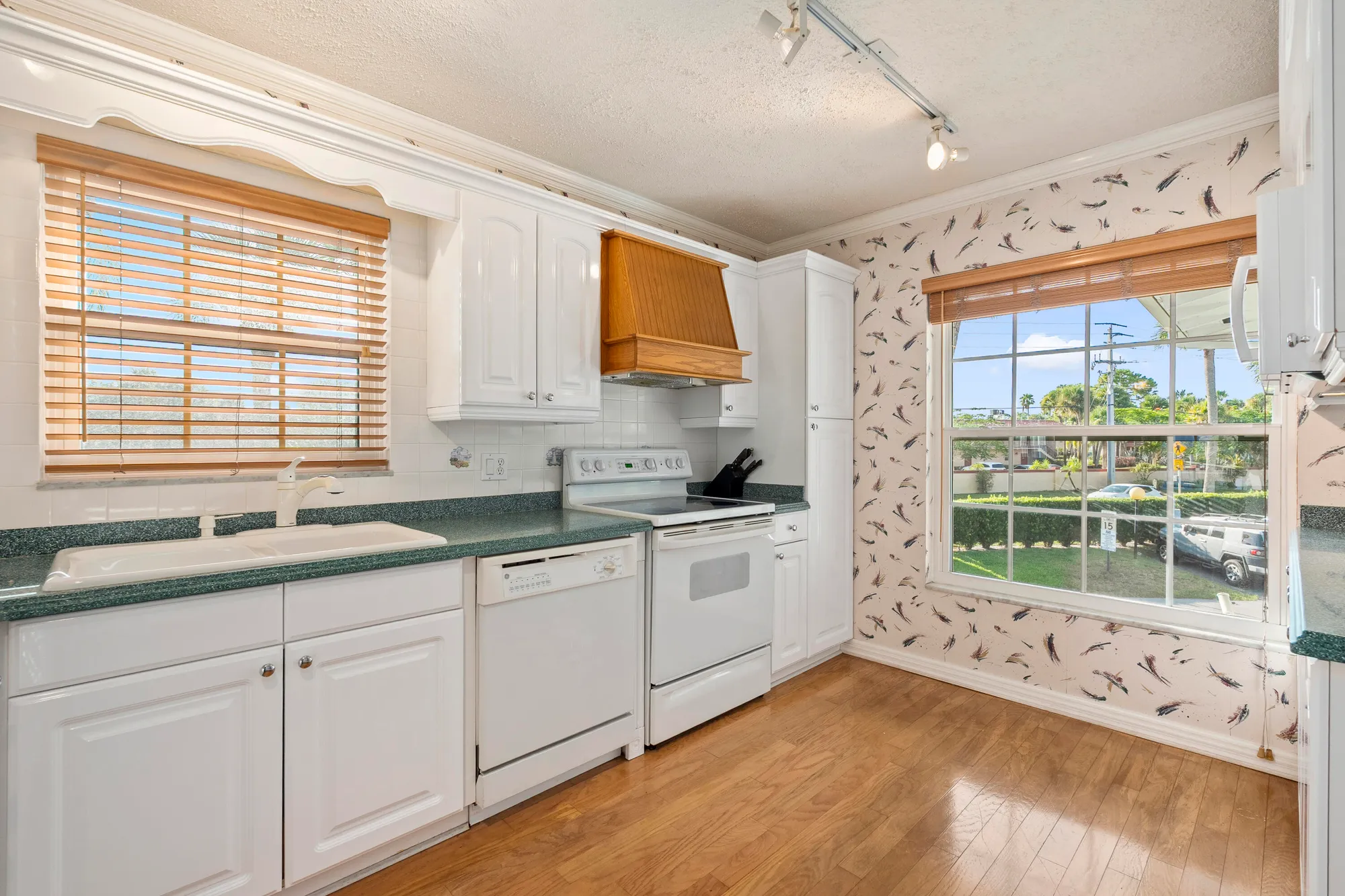 Property Slideshow image 11 of 51 | 1862 sw palm city rd 206, Stuart, FL, 34994