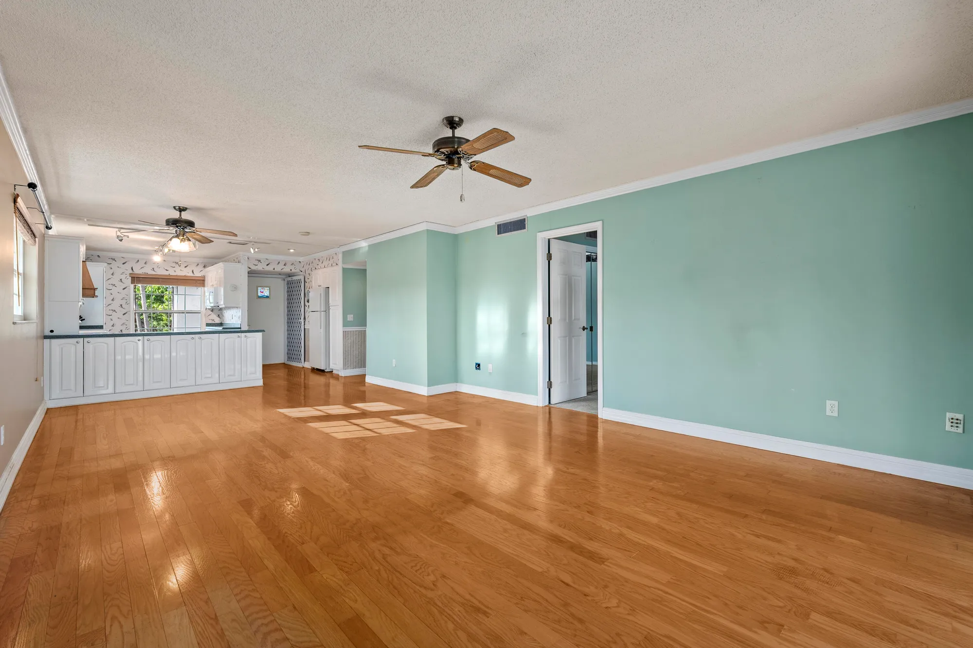Property Slideshow image 16 of 51 | 1862 sw palm city rd 206, Stuart, FL, 34994