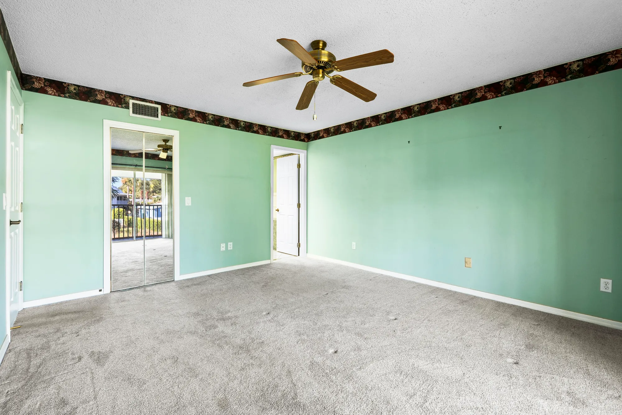 Property Slideshow image 18 of 51 | 1862 sw palm city rd 206, Stuart, FL, 34994