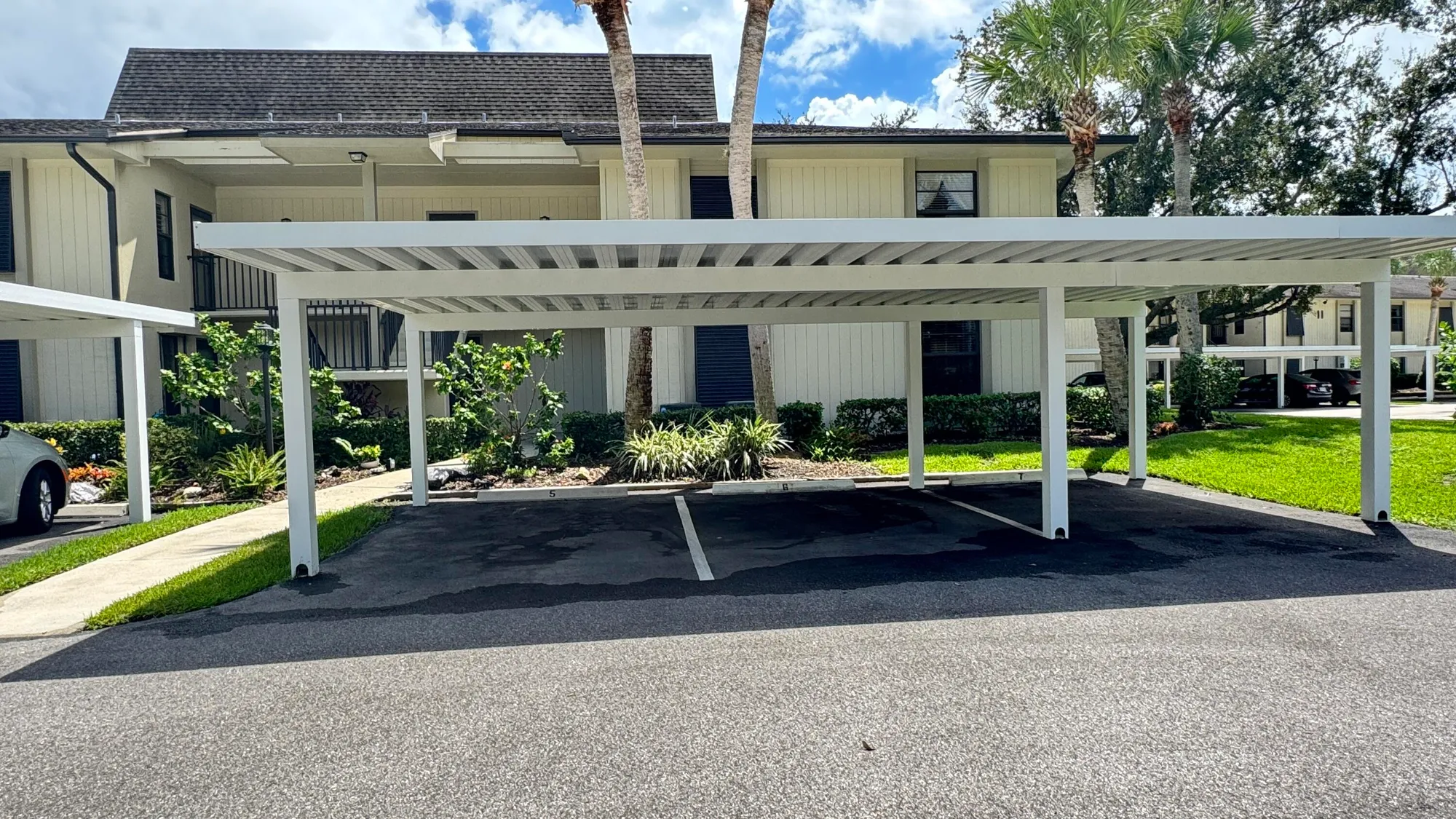 Property Slideshow image 1 of 23 | 16 plantation dr 105, Vero Beach, FL, 32966