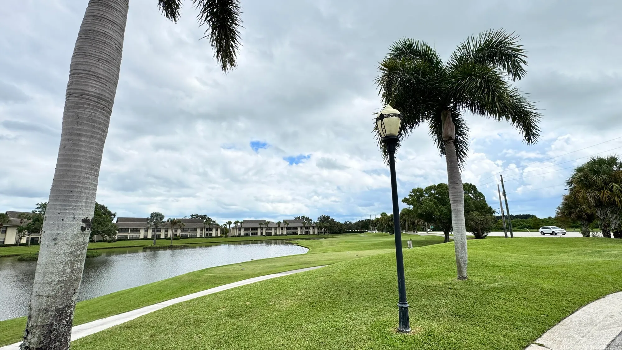 Property Slideshow image 14 of 23 | 16 plantation dr 105, Vero Beach, FL, 32966