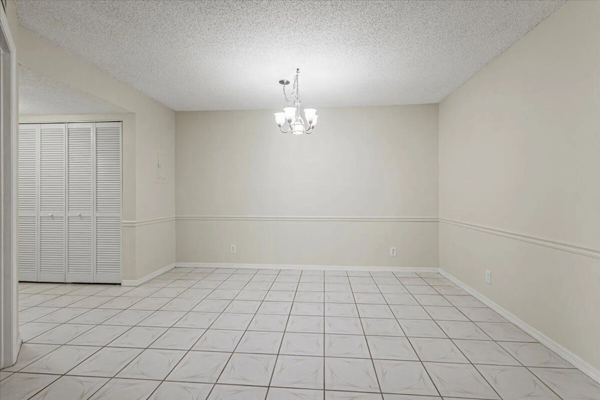 Property Slideshow image 7 of 40 | 511 sw south river dr 103, Stuart, FL, 34997