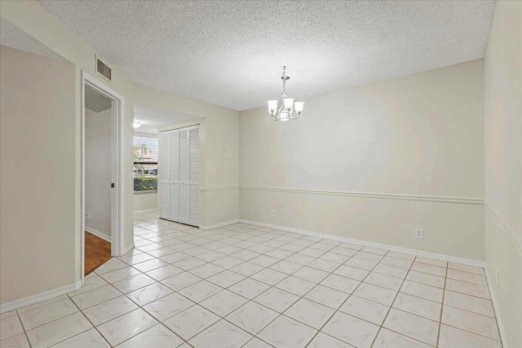 Property Slideshow image 8 of 40 | 511 sw south river dr 103, Stuart, FL, 34997