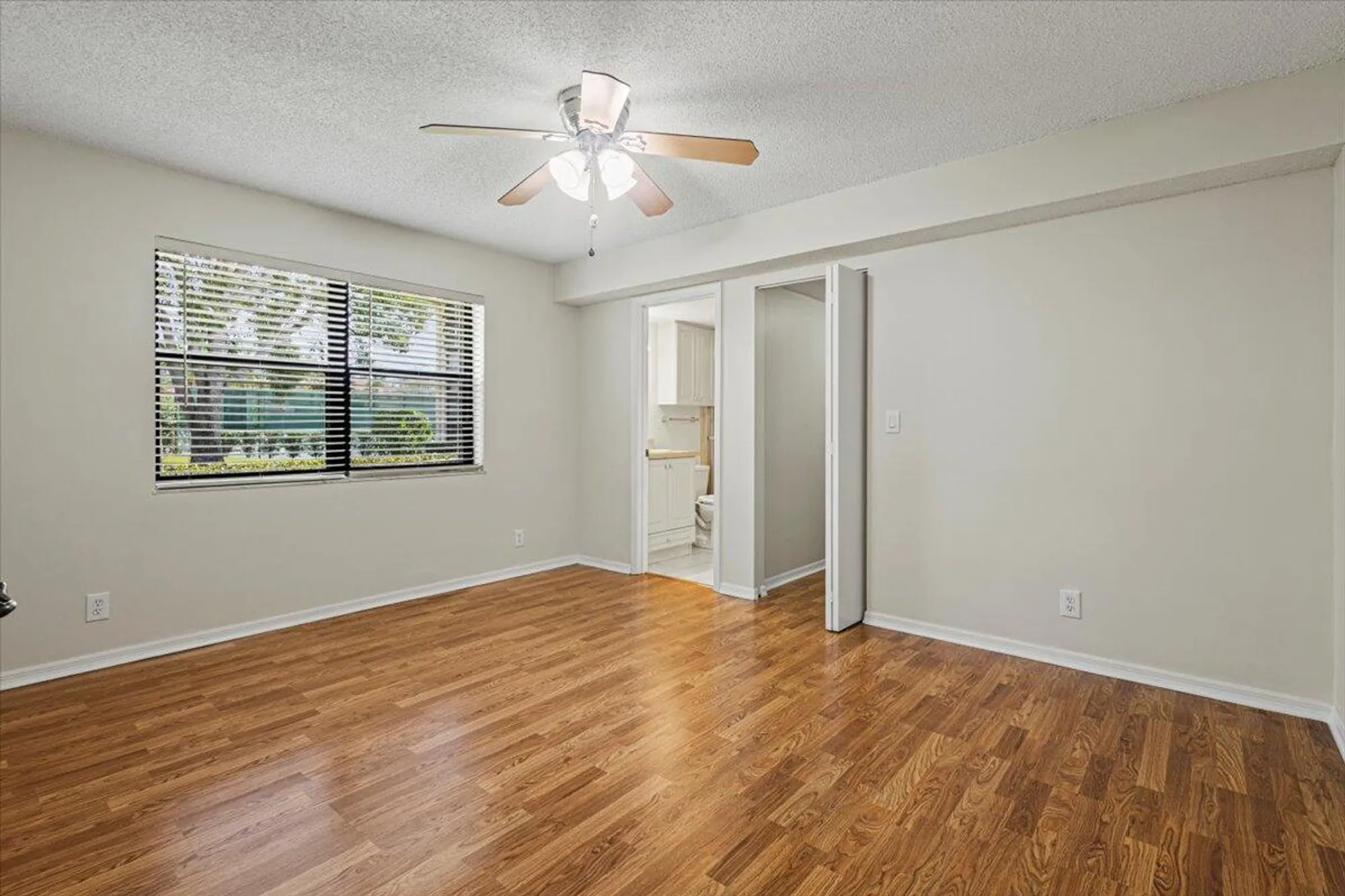Property Slideshow image 9 of 40 | 511 sw south river dr 103, Stuart, FL, 34997