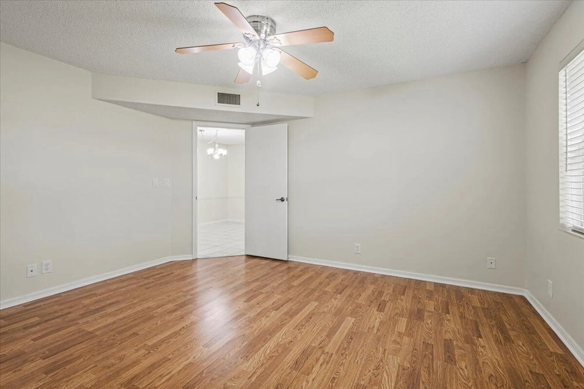 Property Slideshow image 12 of 40 | 511 sw south river dr 103, Stuart, FL, 34997