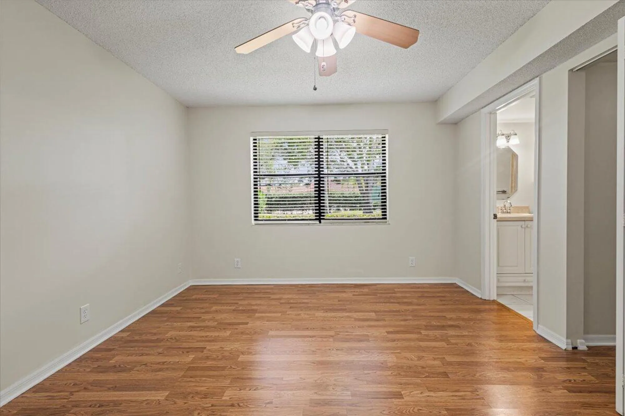 Property Slideshow image 14 of 40 | 511 sw south river dr 103, Stuart, FL, 34997