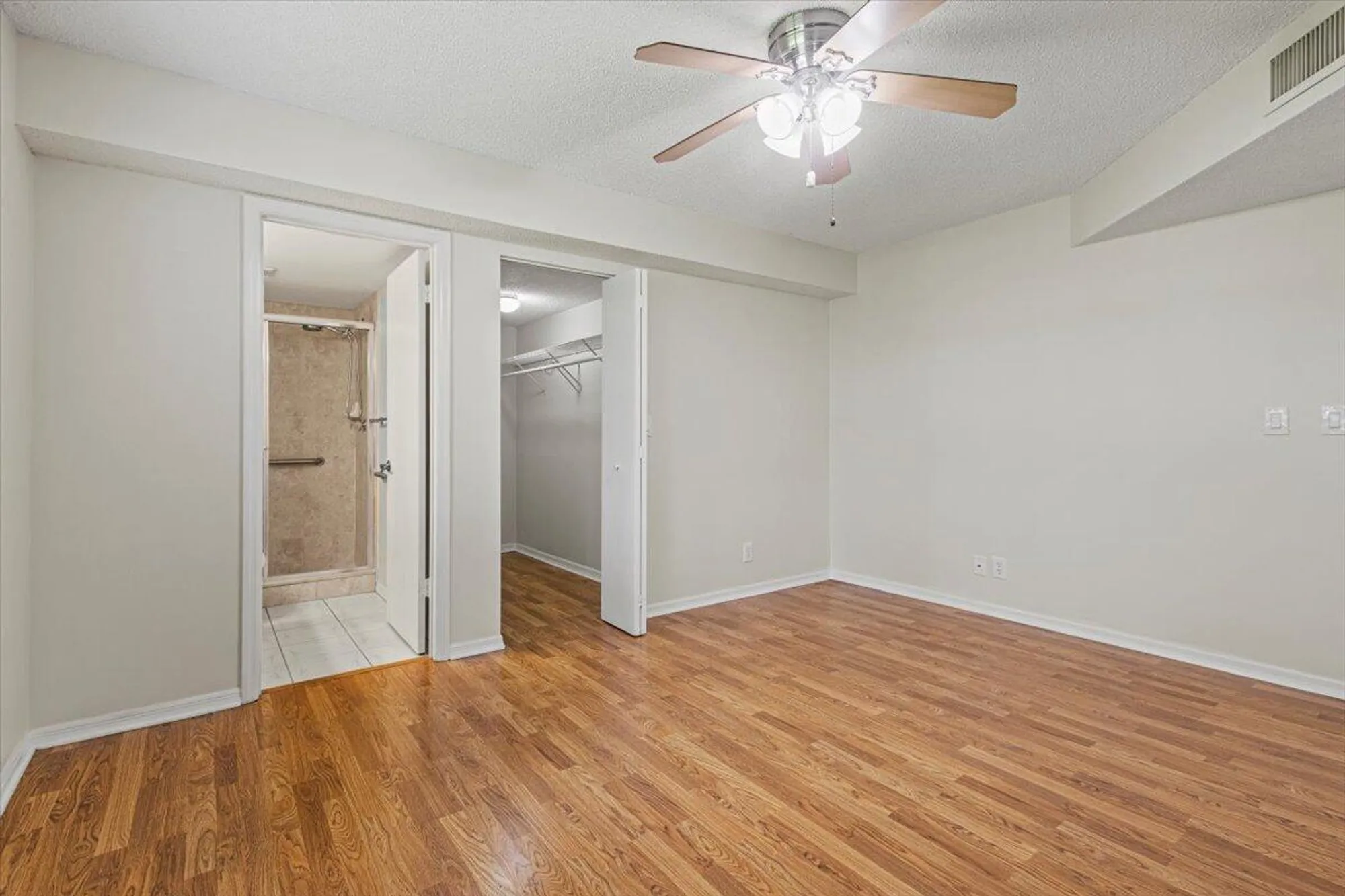 Property Slideshow image 13 of 40 | 511 sw south river dr 103, Stuart, FL, 34997