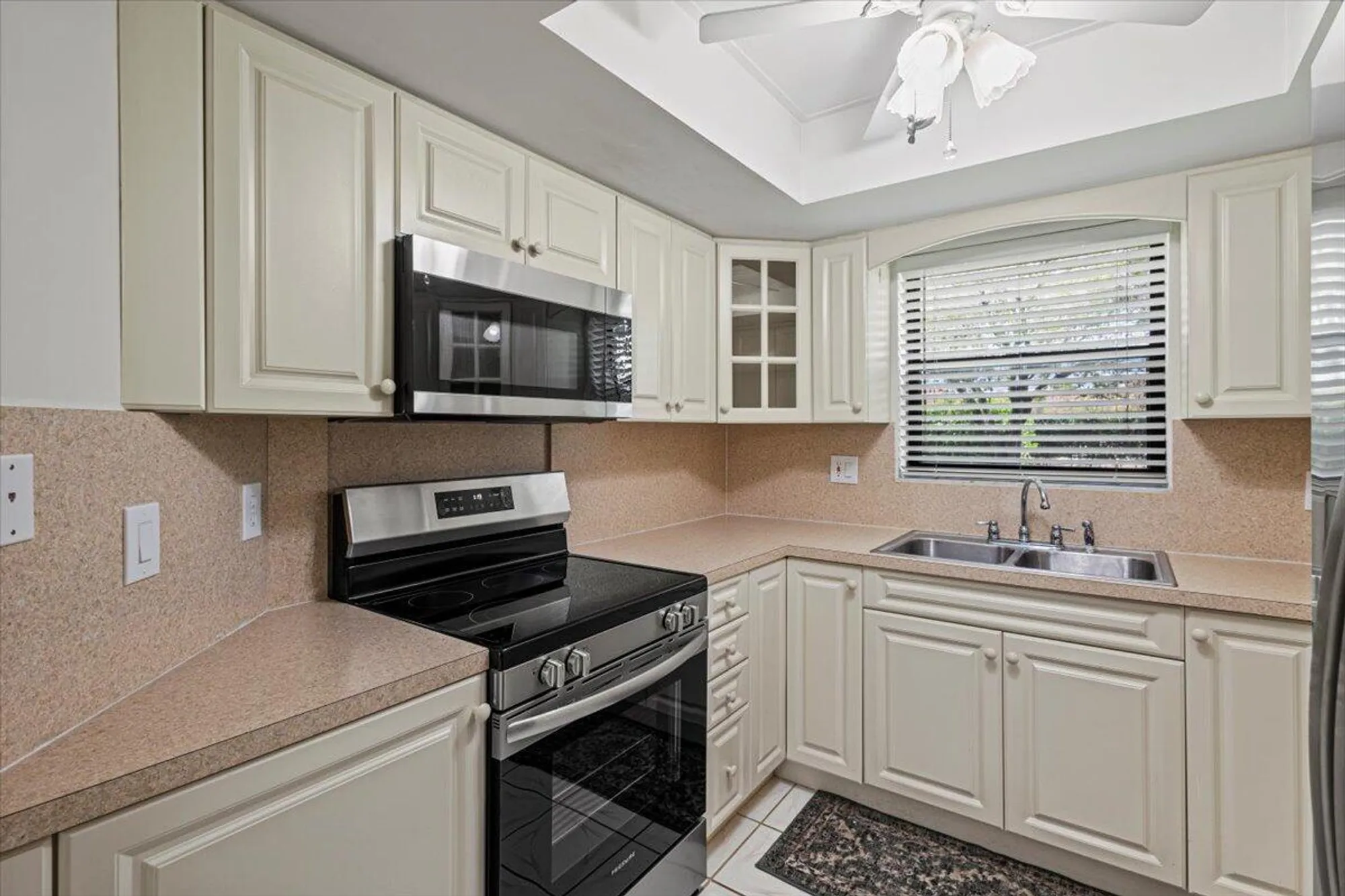 Property Slideshow image 16 of 40 | 511 sw south river dr 103, Stuart, FL, 34997