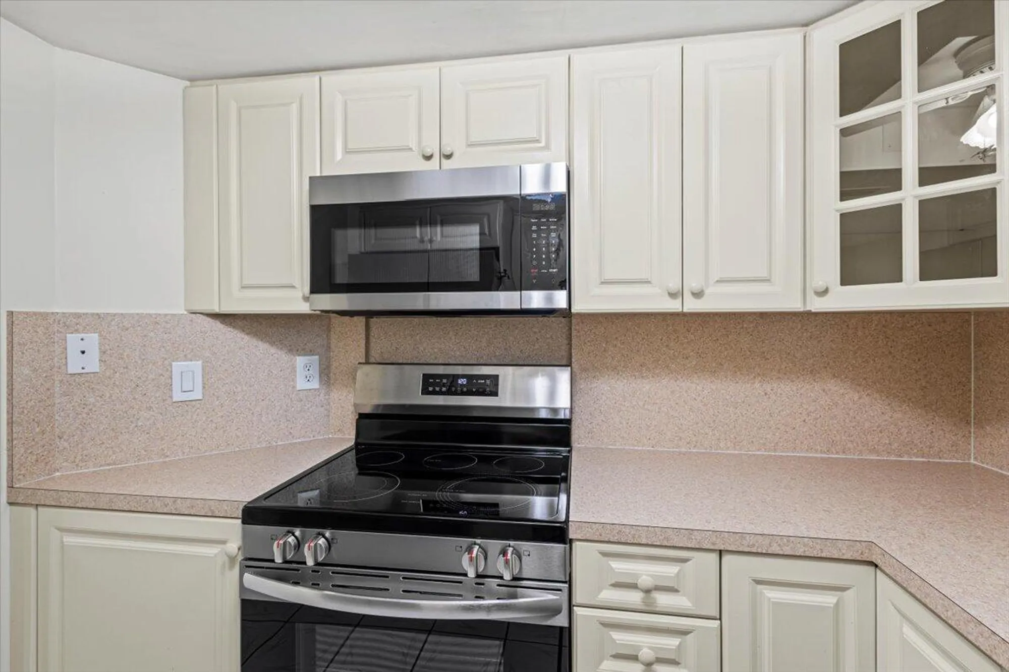 Property Slideshow image 19 of 40 | 511 sw south river dr 103, Stuart, FL, 34997