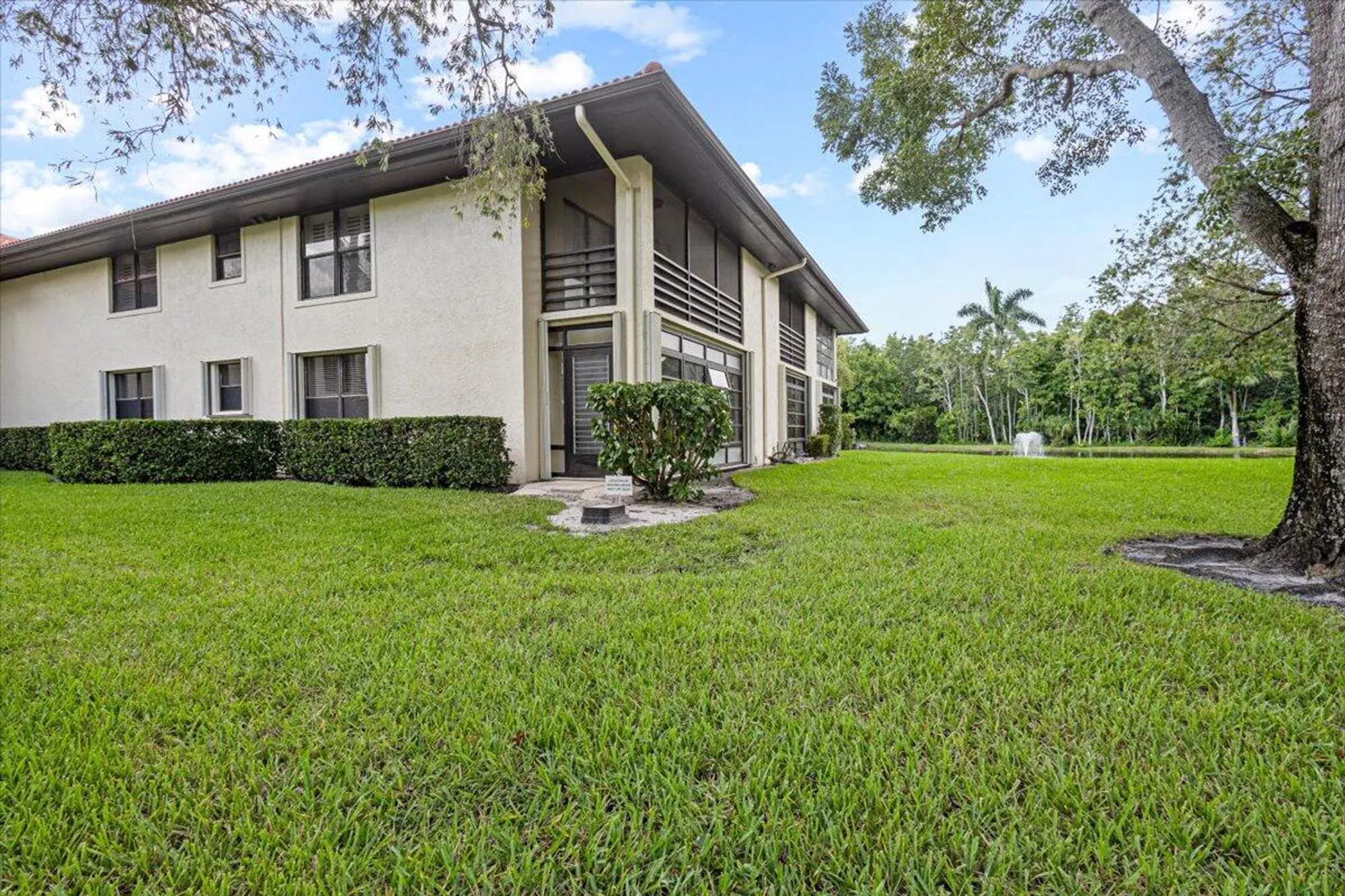 Property Slideshow image 4 of 40 | 511 sw south river dr 103, Stuart, FL, 34997