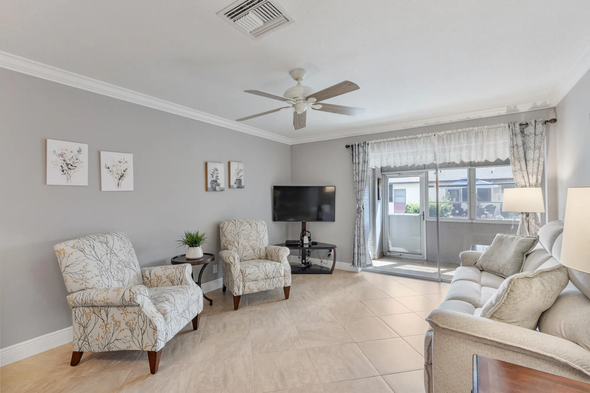 Property Slideshow image 6 of 25 | 2995 crosley dr w b, Greenacres, FL, 33415