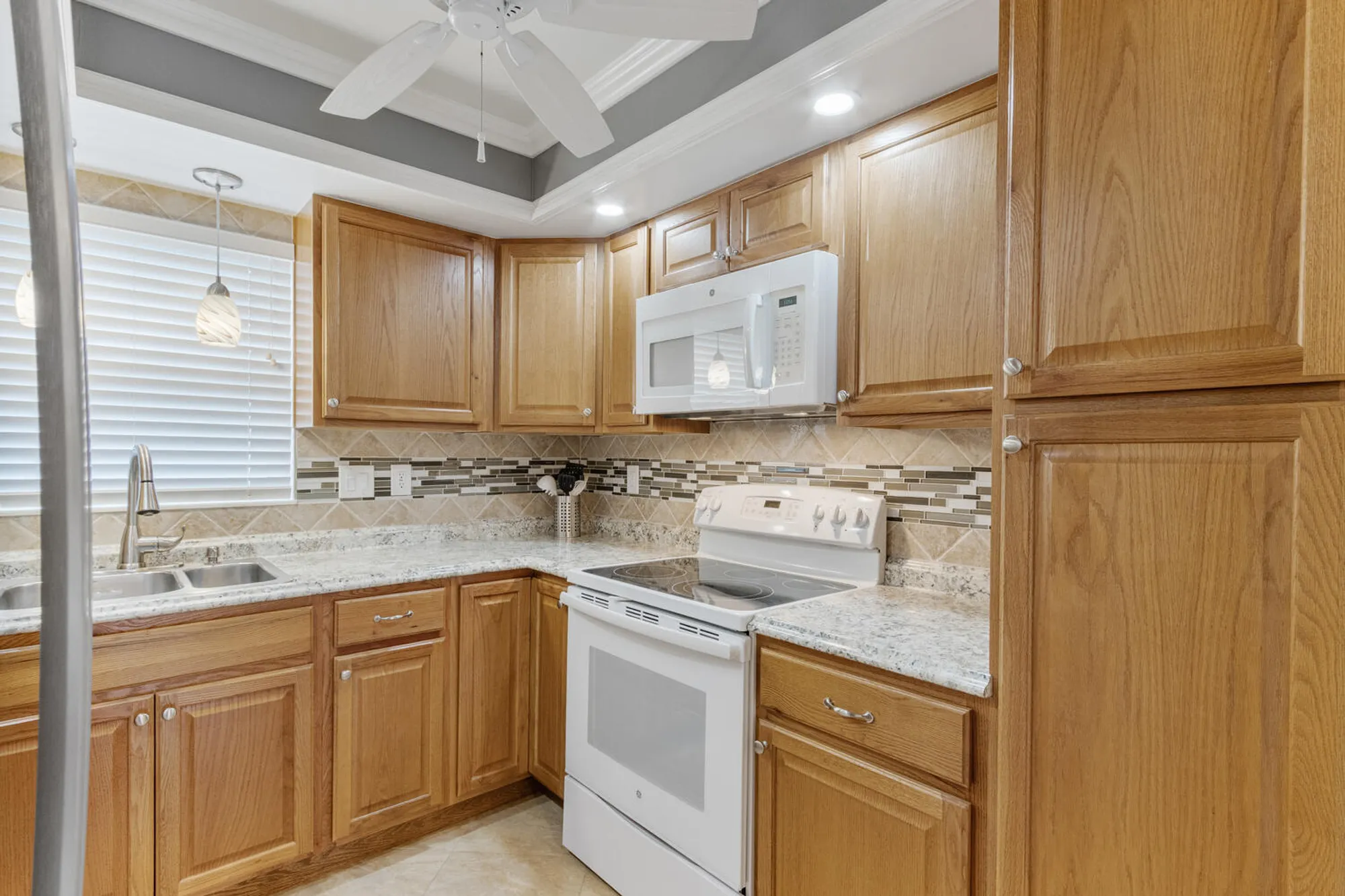 Property Slideshow image 11 of 25 | 2995 crosley dr w b, Greenacres, FL, 33415