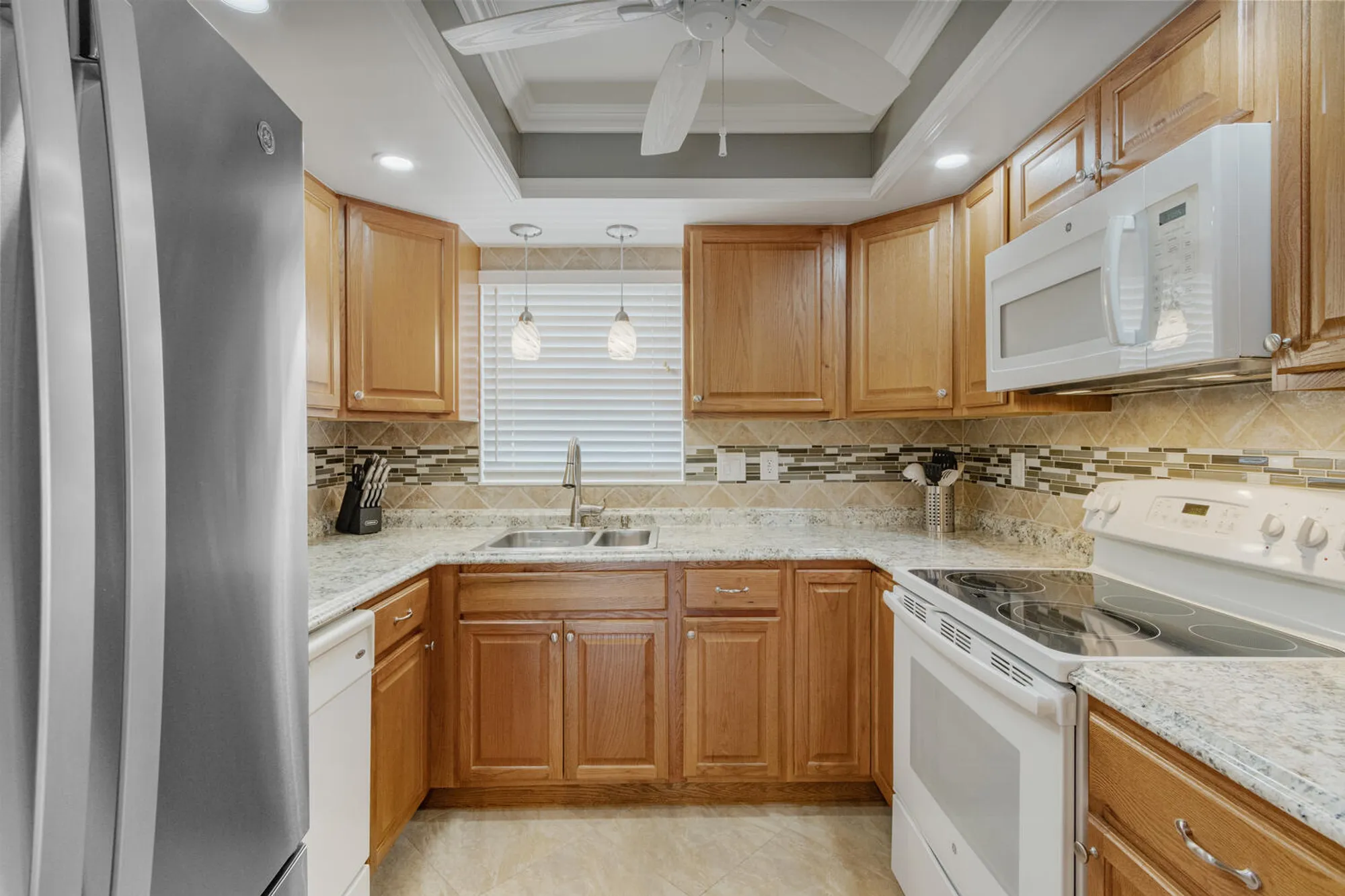 Property Slideshow image 12 of 25 | 2995 crosley dr w b, Greenacres, FL, 33415