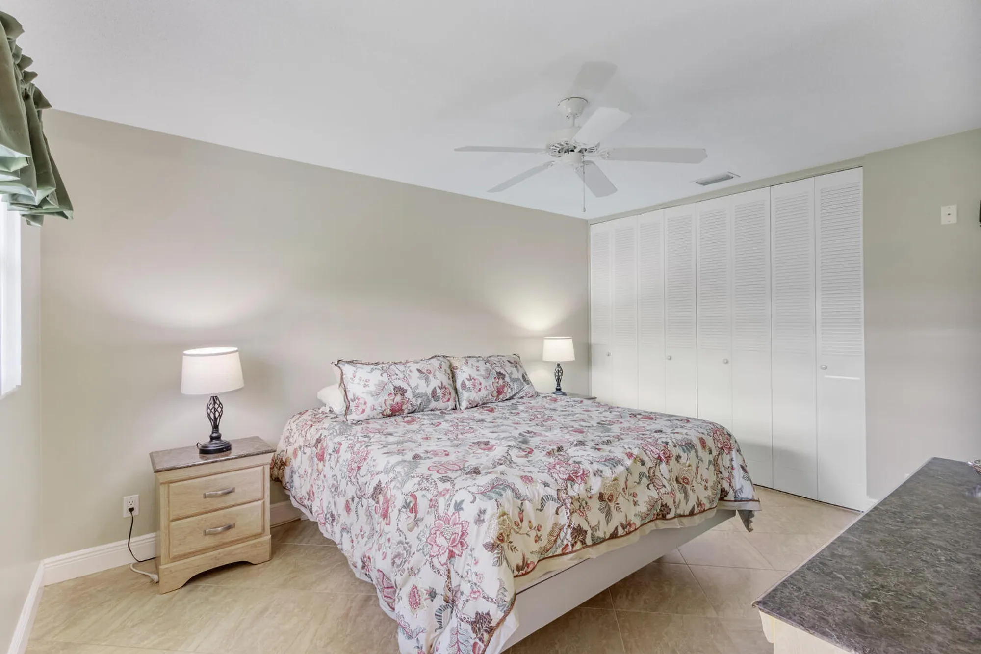 Property Slideshow image 15 of 25 | 2995 crosley dr w b, Greenacres, FL, 33415