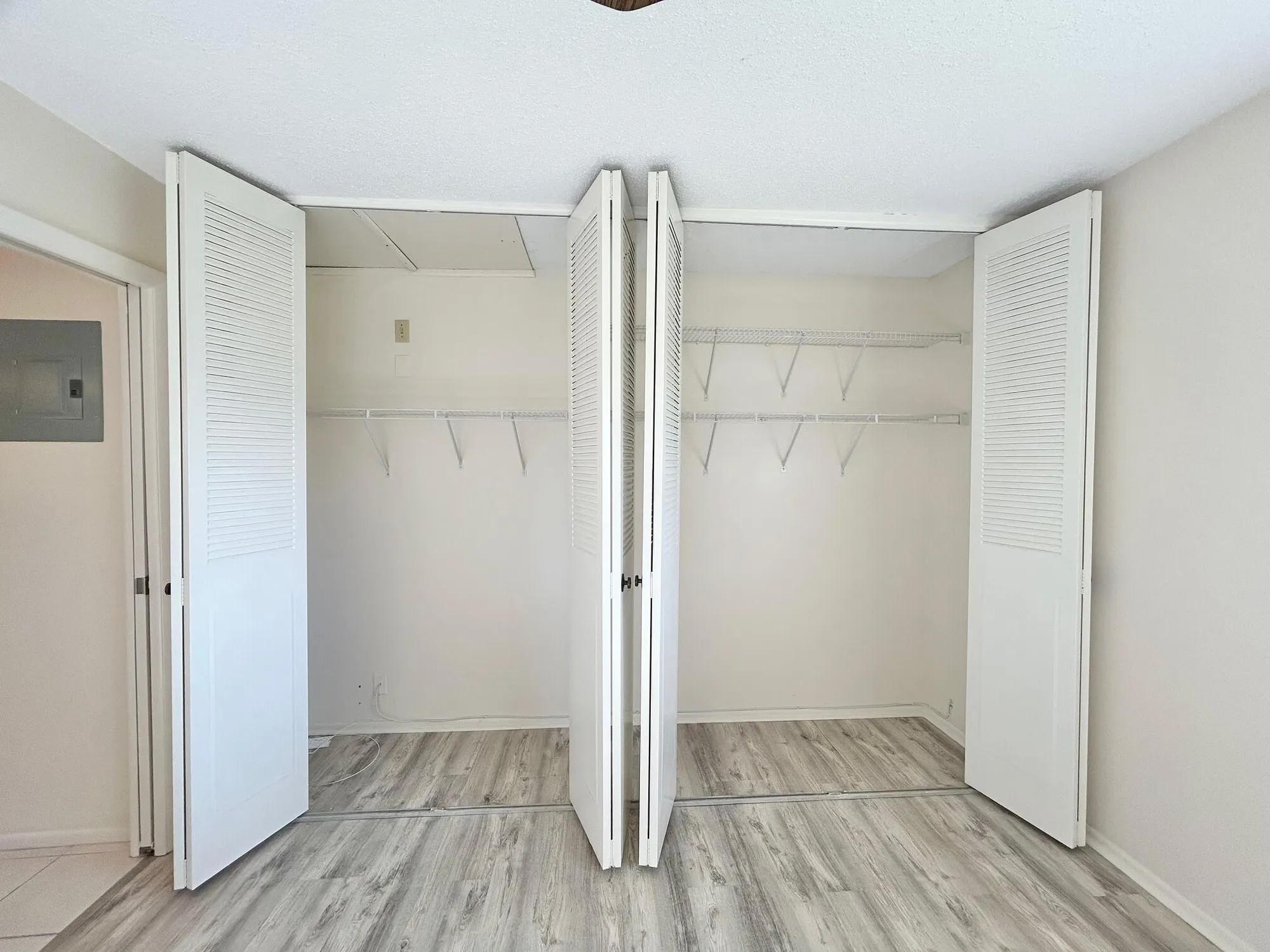 Property Slideshow image 20 of 33 | 2556 dudley dr d, West Palm Beach, FL, 33415