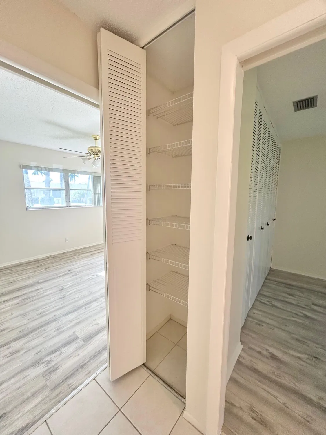 Property Slideshow image 11 of 33 | 2556 dudley dr d, West Palm Beach, FL, 33415