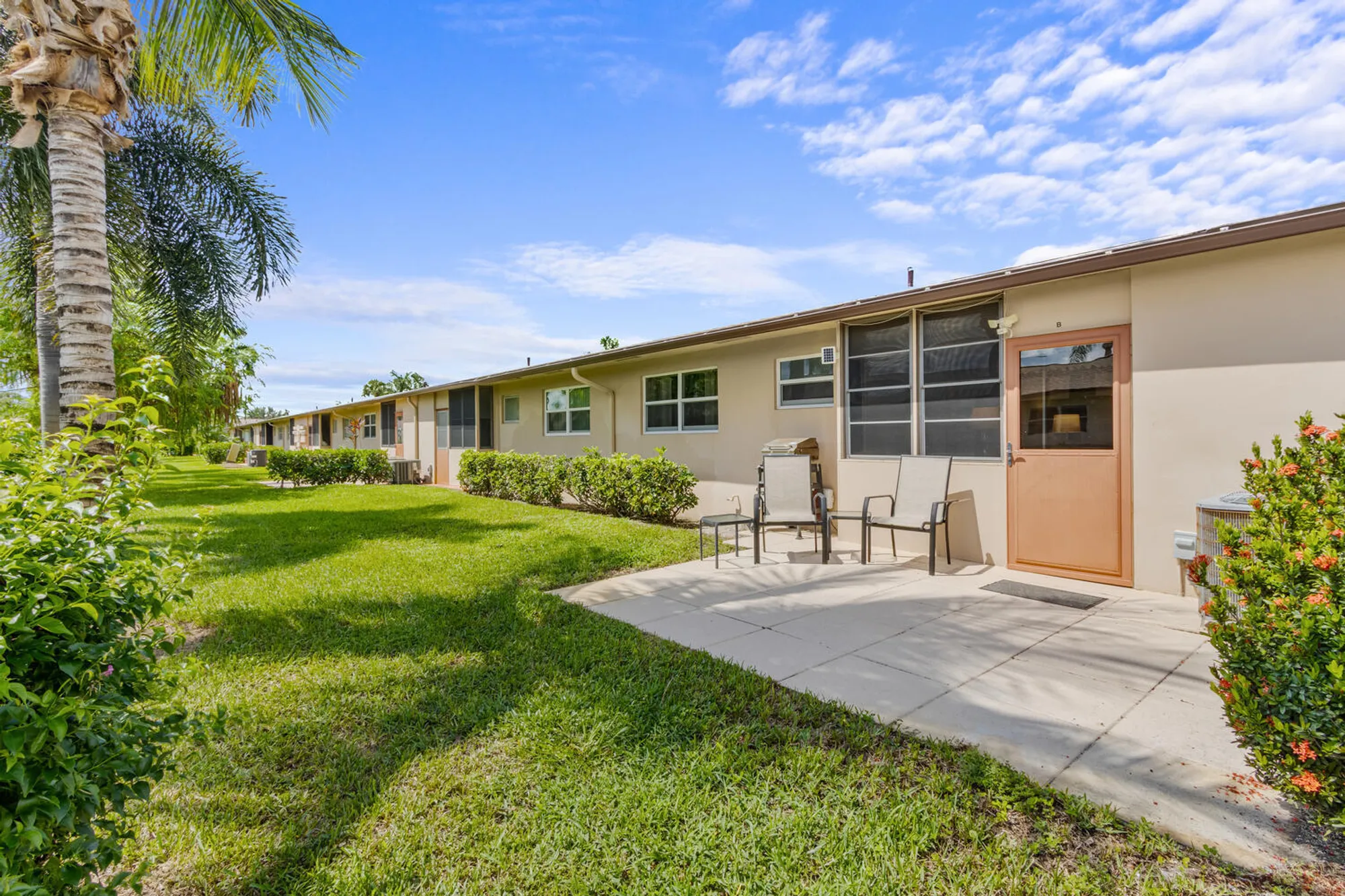 Property Slideshow image 22 of 25 | 2995 crosley dr w b, Greenacres, FL, 33415
